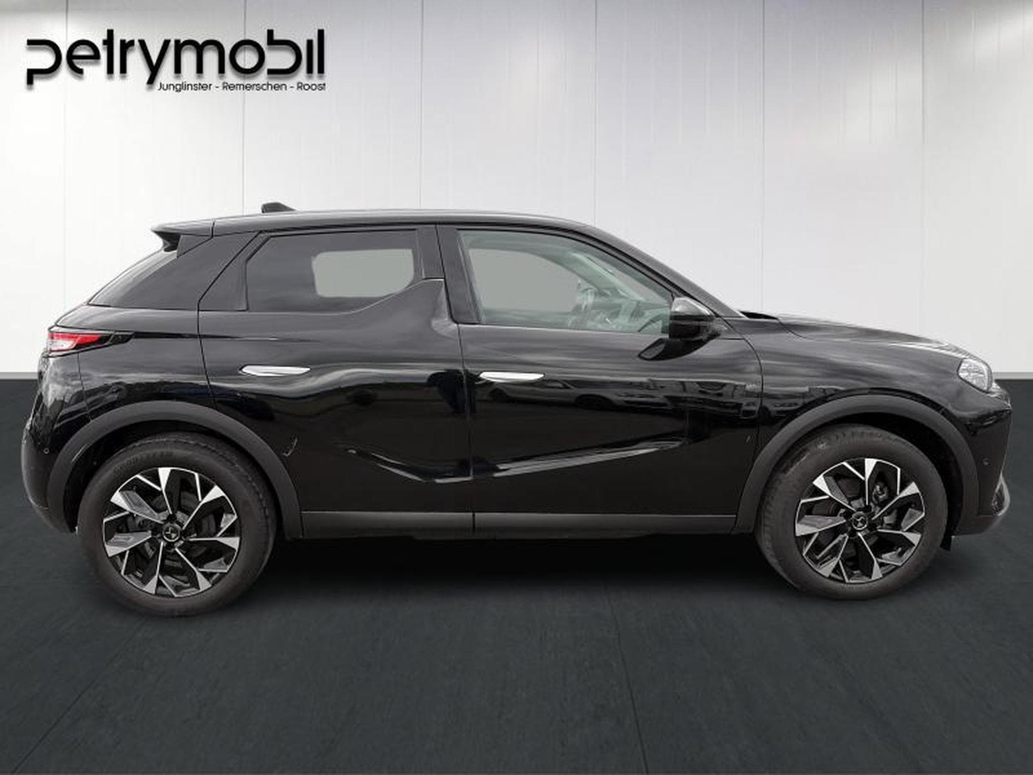 DS Automobiles DS3 3 E-Tense Etoile (2024) - Photo 8