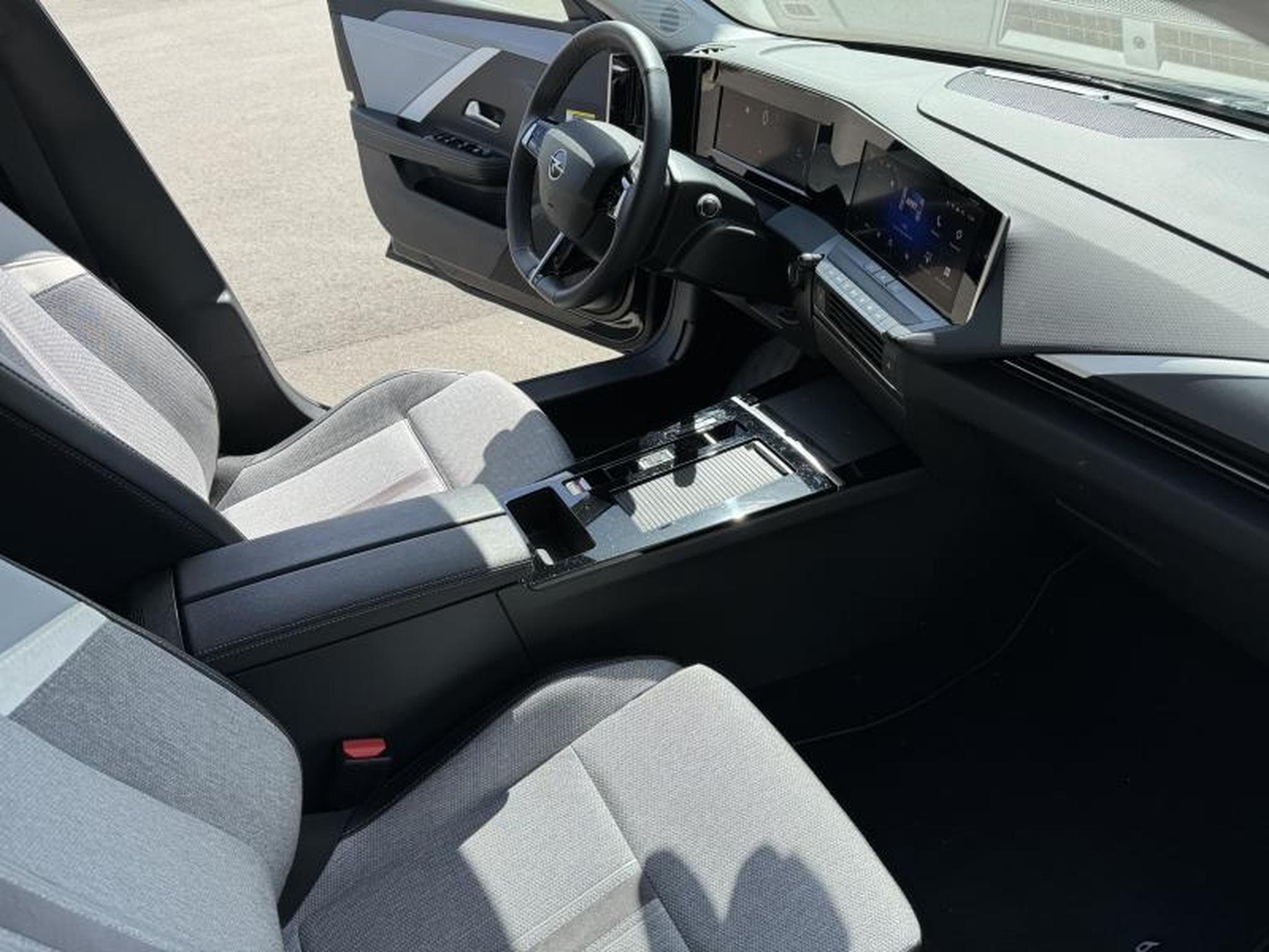 Opel Astra L Elegance (2022) - Photo 10