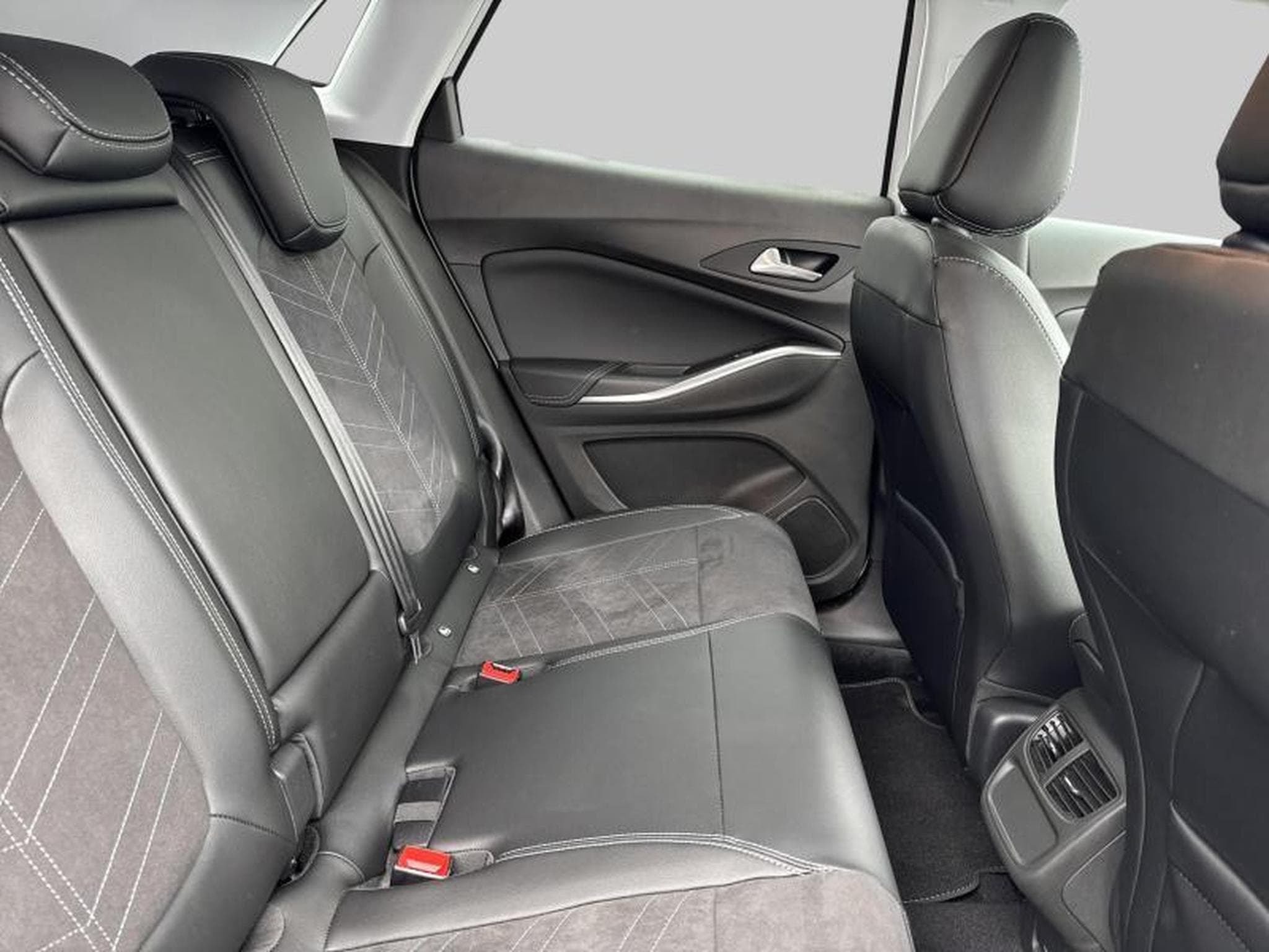 Opel Grandland X Ultimate (2022) - Photo 10