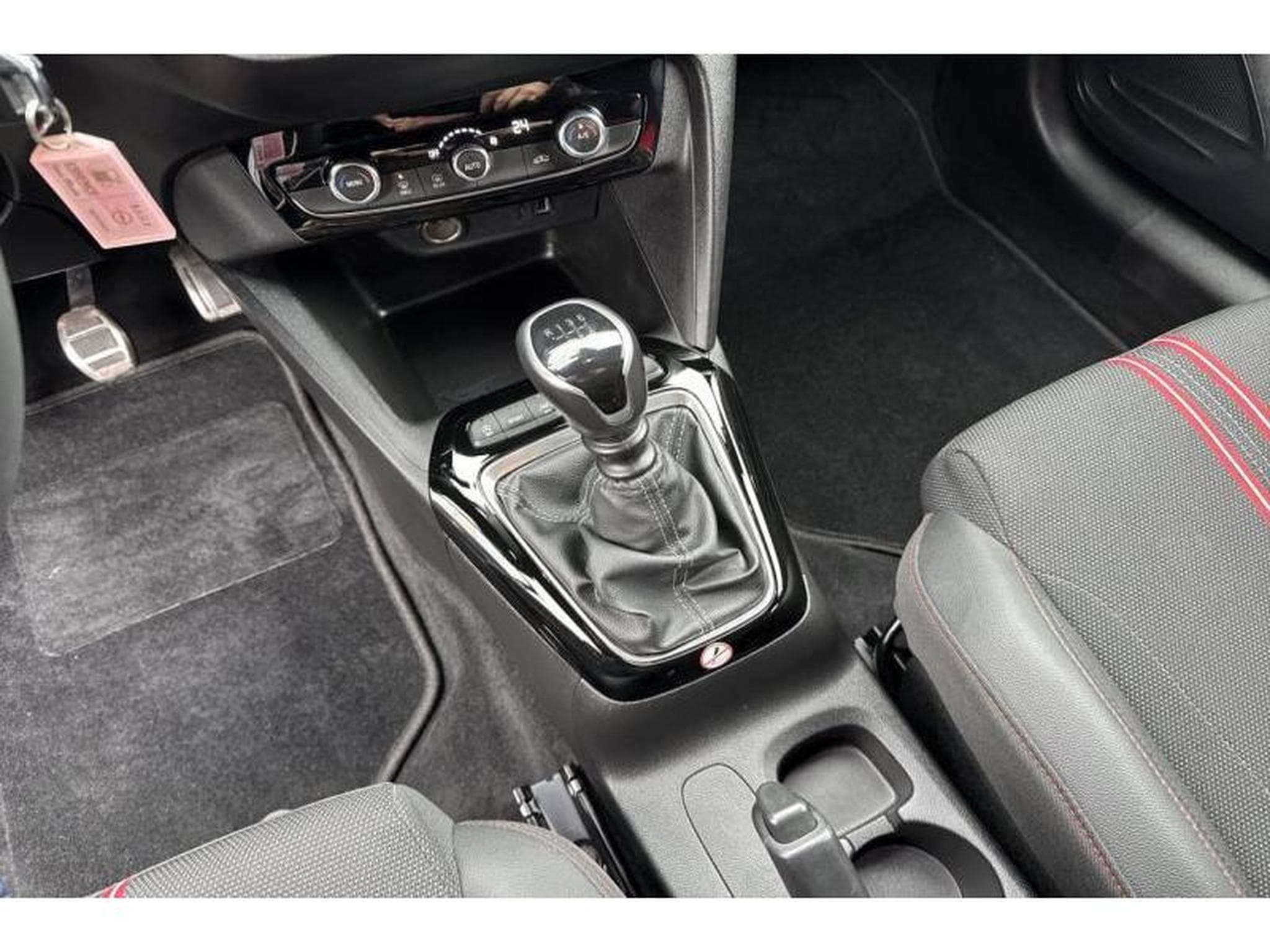 Opel Corsa GS Line (2022) - Photo 19