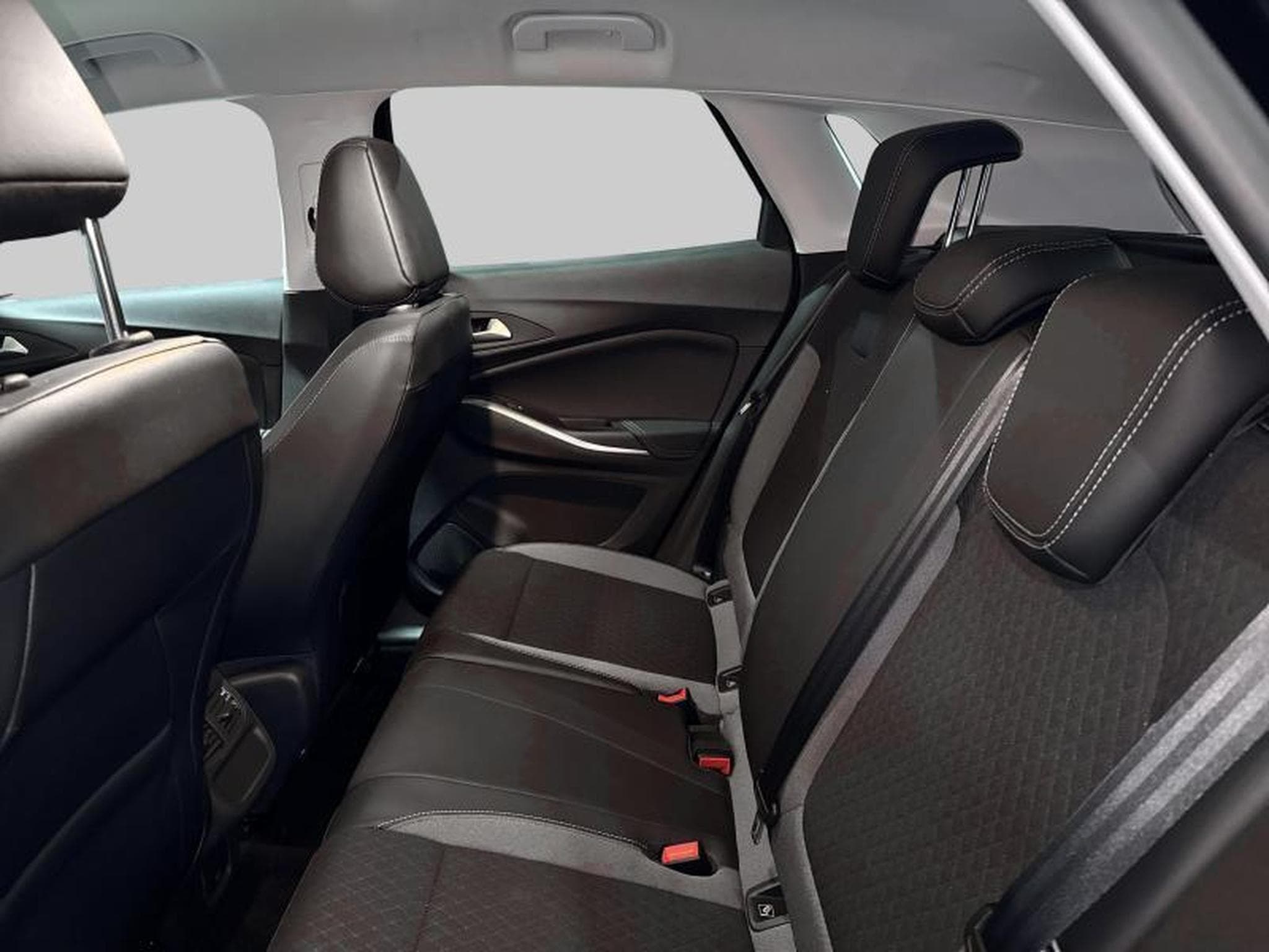 Opel Grandland Business Elegance (2023) - Photo 4