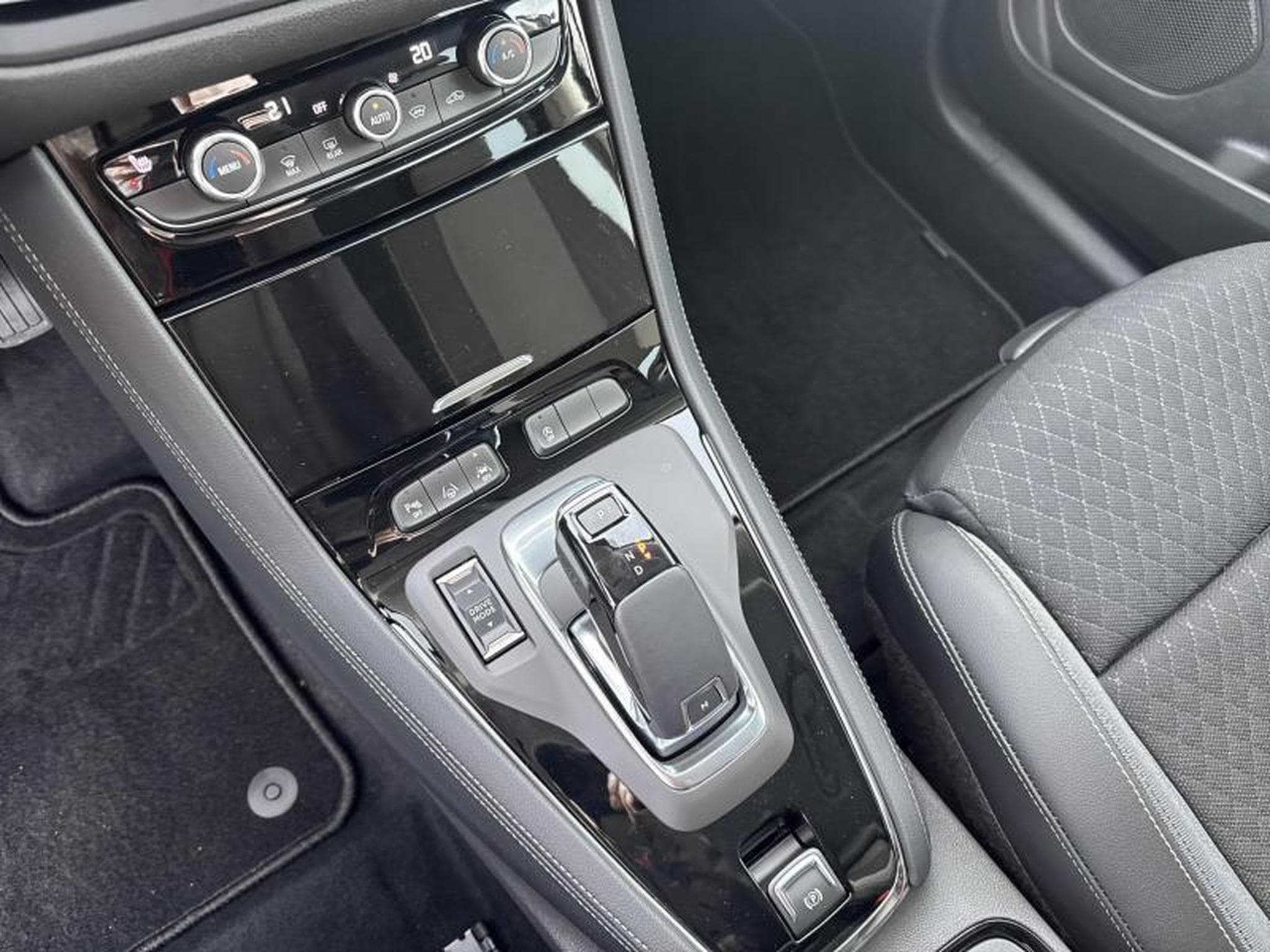 Opel Grandland Business Elegance (2023) - Photo 14