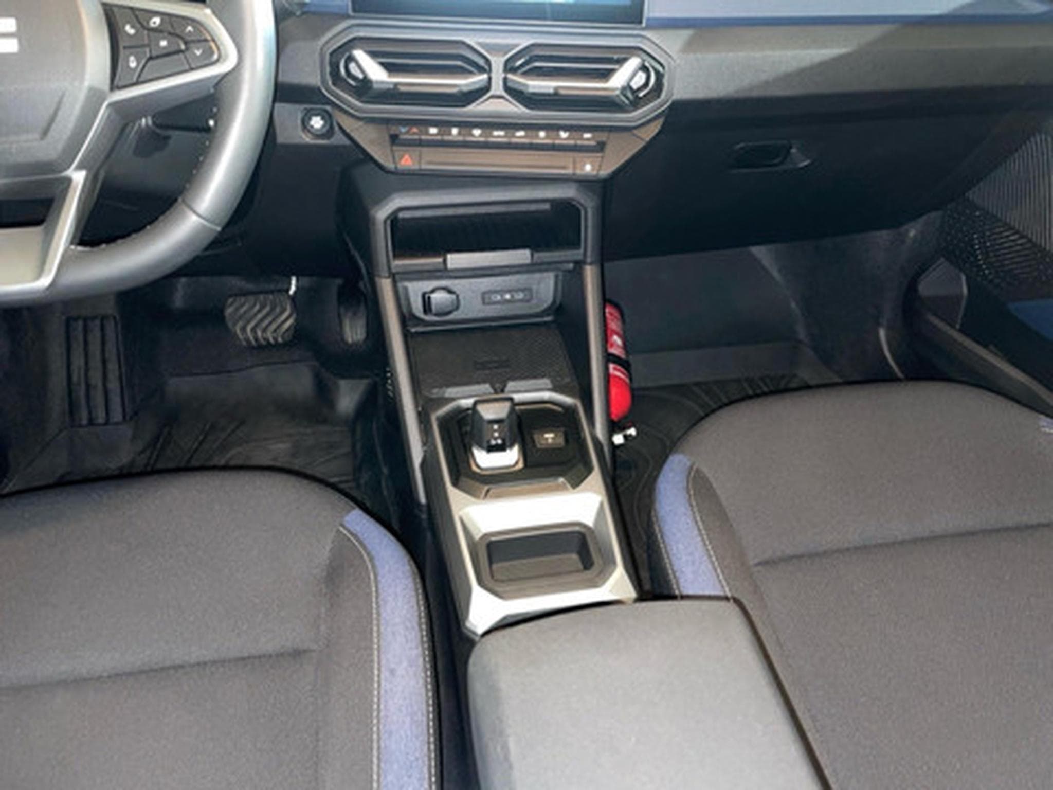 Dacia Duster Hybrid 140 Extreme (2024) - Photo 10