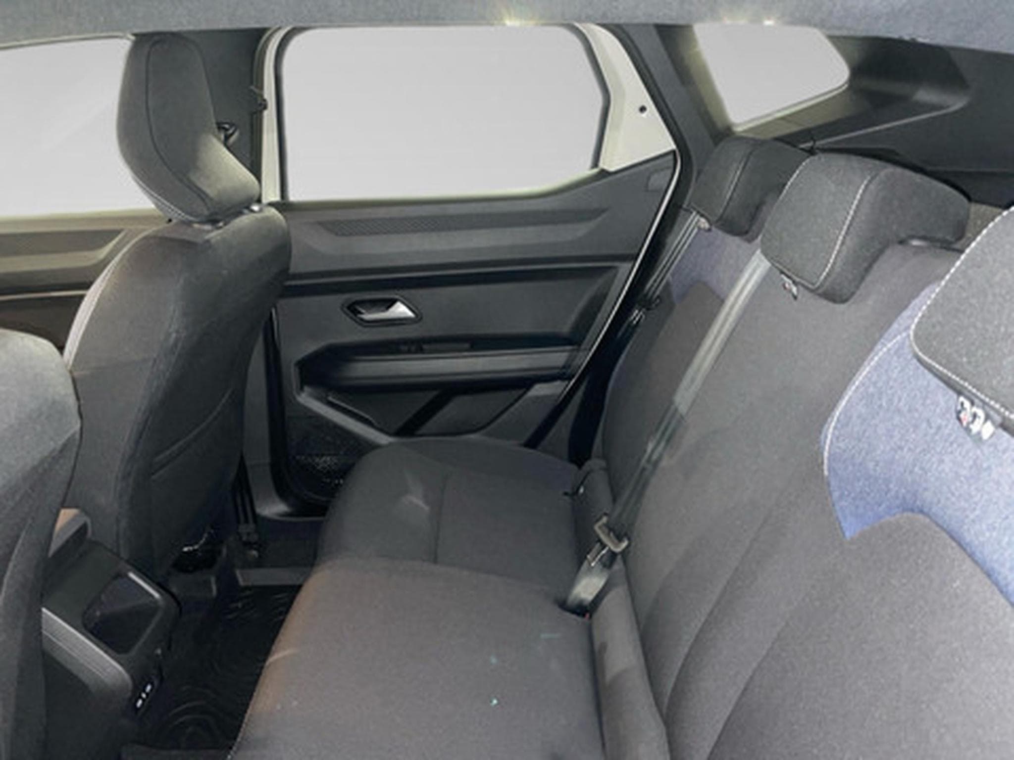 Dacia Duster Hybrid 140 Extreme (2024) - Photo 11