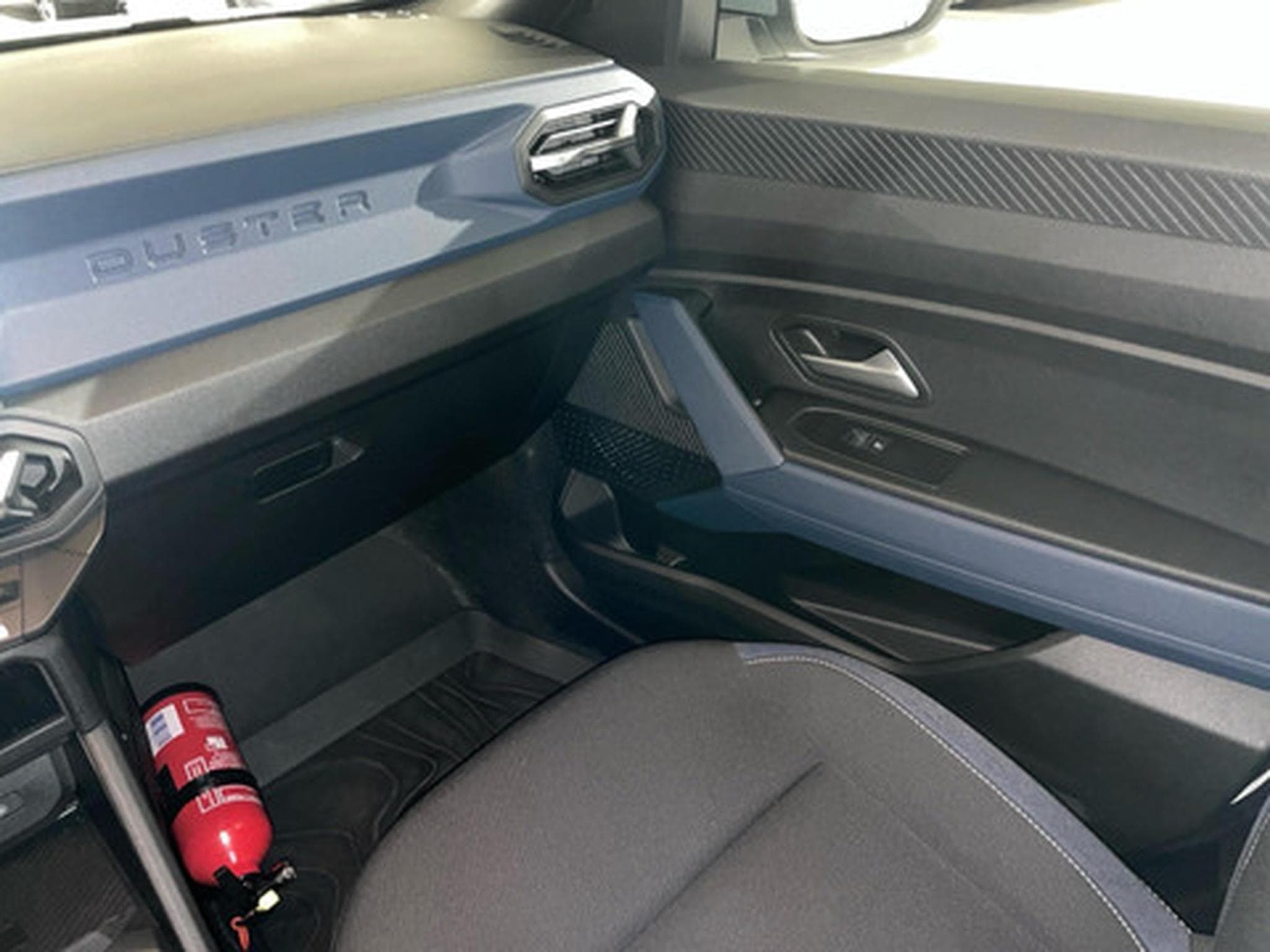 Dacia Duster Hybrid 140 Extreme (2024) - Photo 9