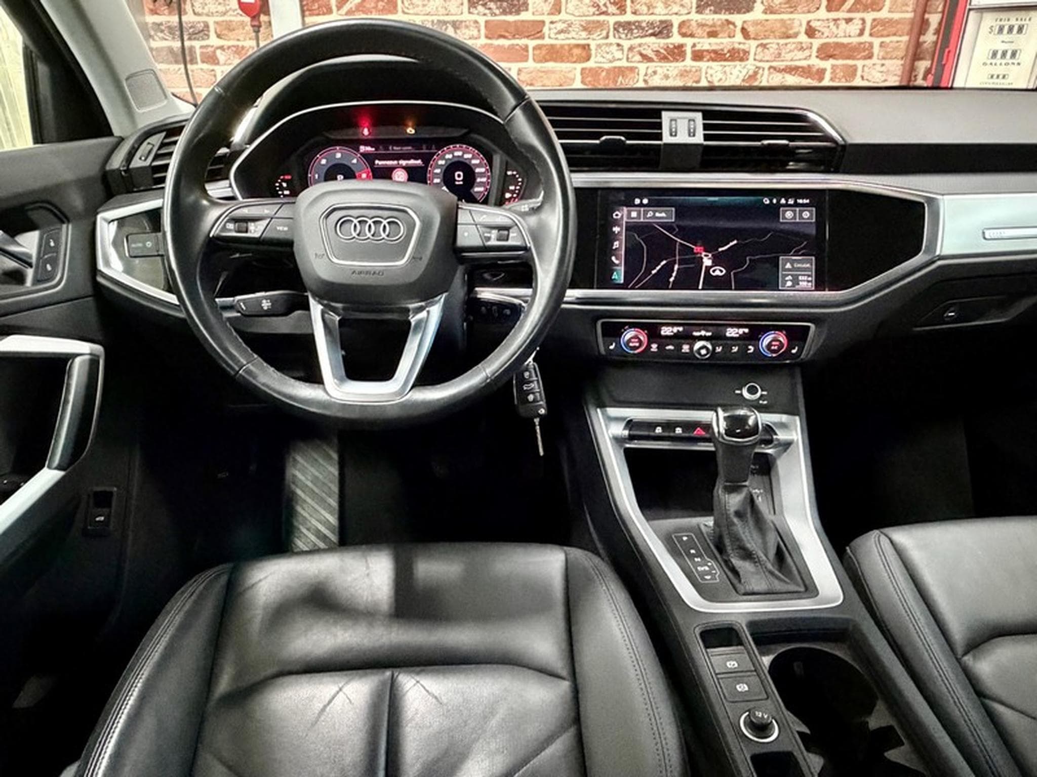 Audi Q3 Q3 35 TDi 2.0 150cv auto Cuir/Navig/ClimaA/SiègCh (2021) - Photo 4