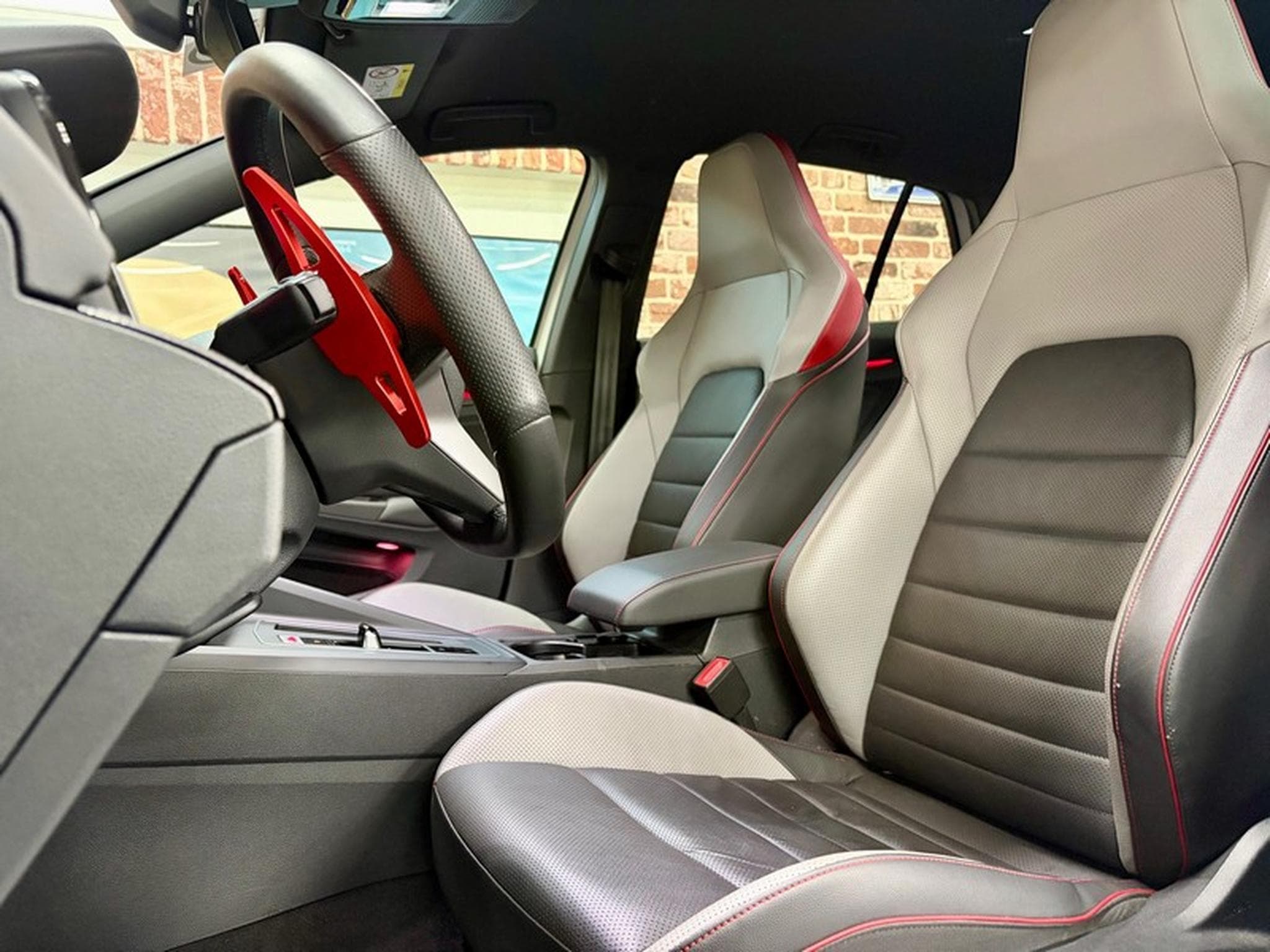 VW Golf Golf VIII GTI 2.0 TSI 245cv Auto Cuir/Navig/SiègCh+V (2021) - Photo 5