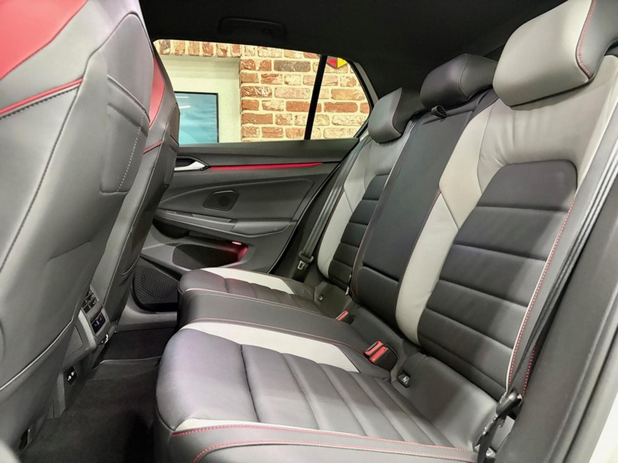 VW Golf Golf VIII GTI 2.0 TSI 245cv Auto Cuir/Navig/SiègCh+V (2021) - Photo 6