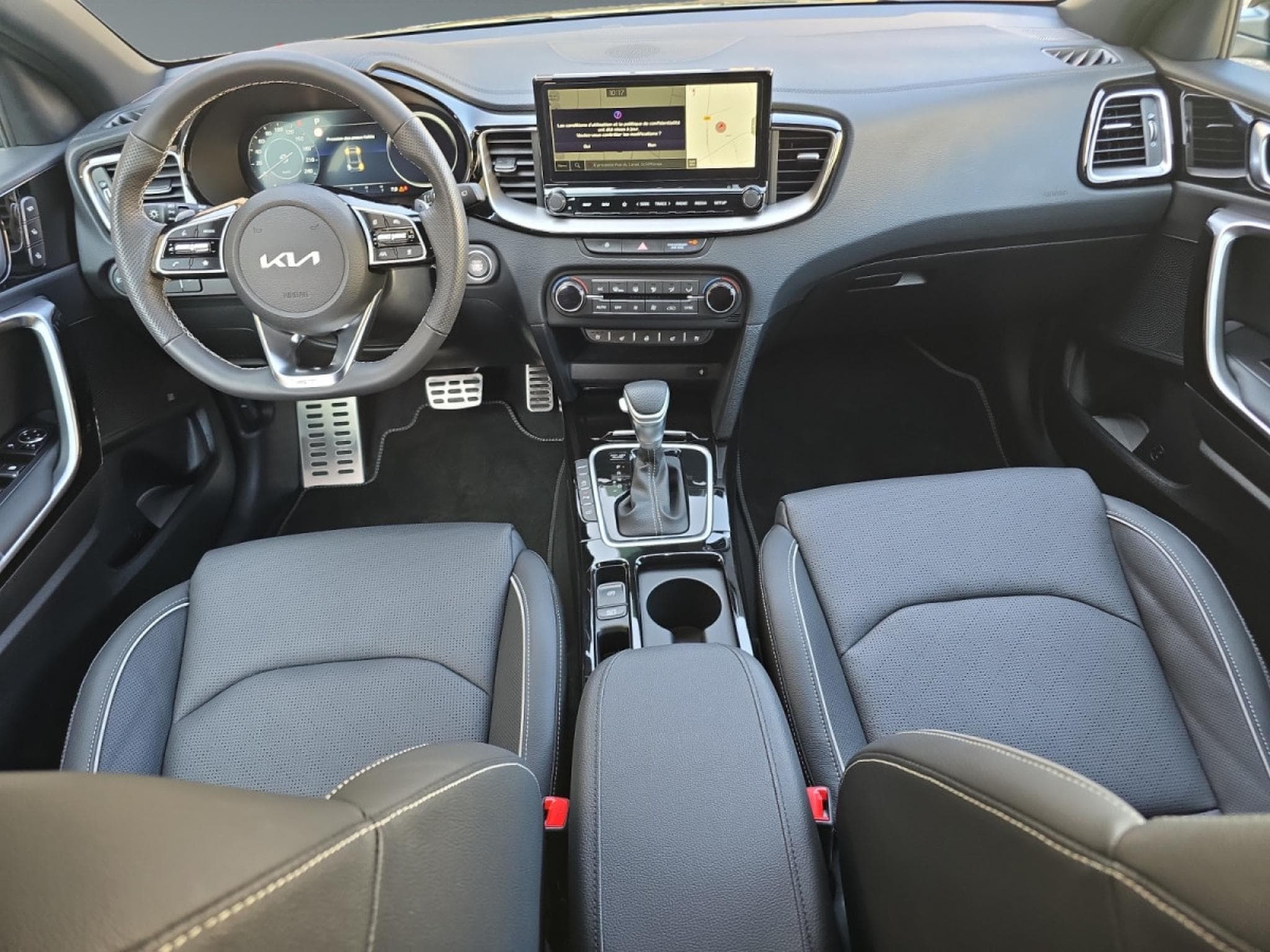 Kia Ceed GT Line Plus 1.5 T-GDI 140 DCT7 (2025) - Photo 10