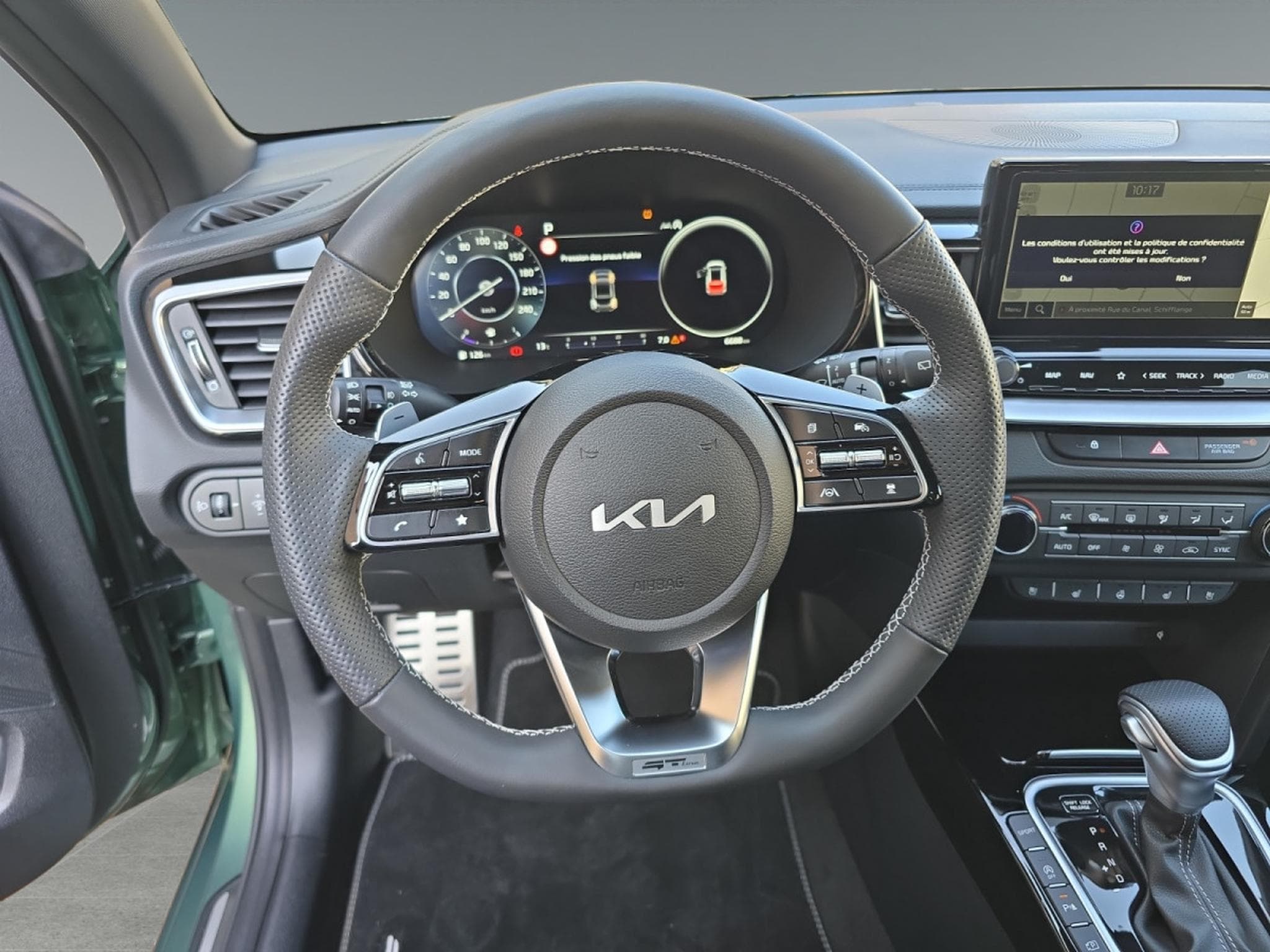 Kia Ceed GT Line Plus 1.5 T-GDI 140 DCT7 (2025) - Photo 11