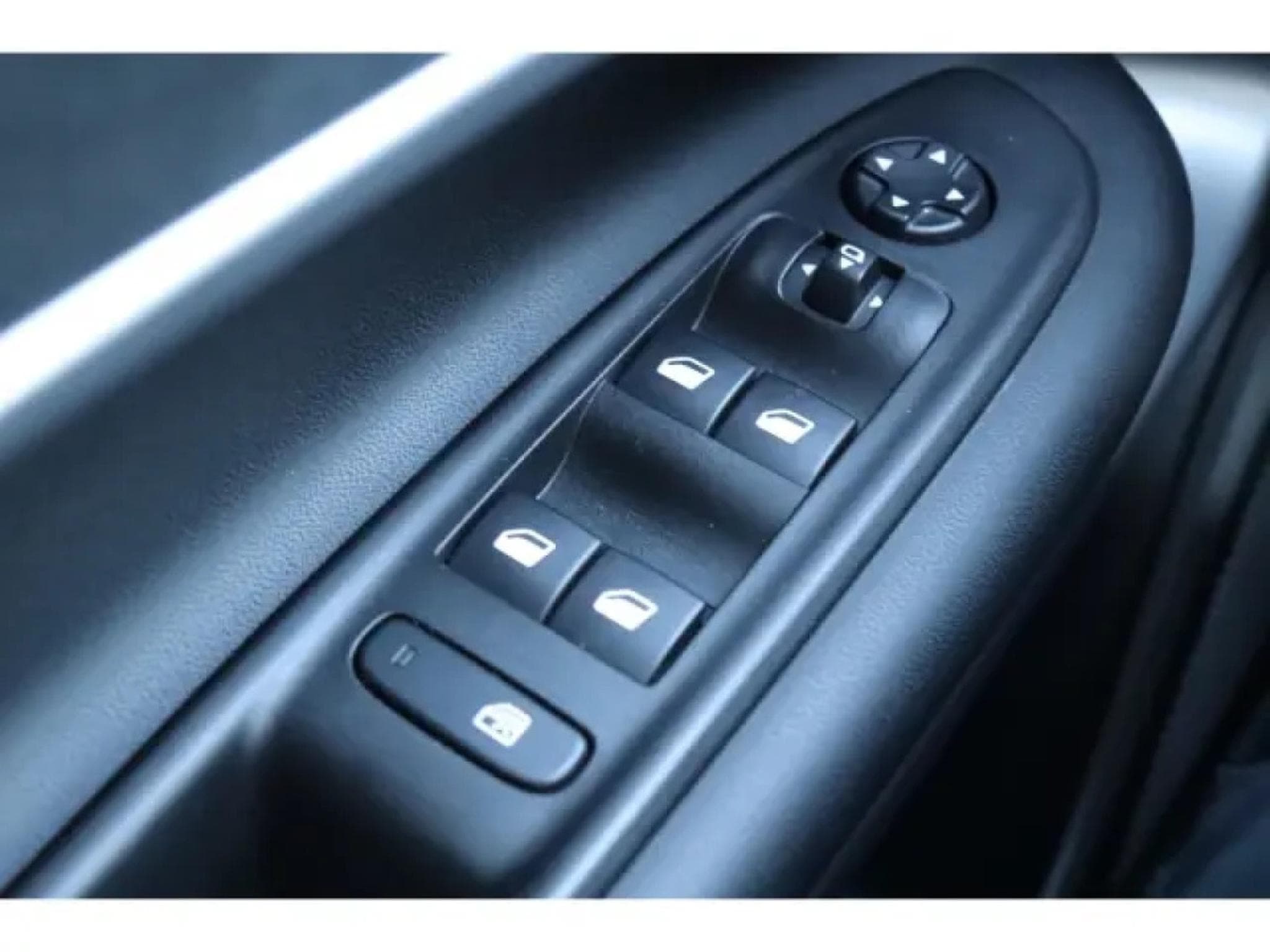 Jeep Avenger 54 kWh Summit My23 (2023) - Photo 22