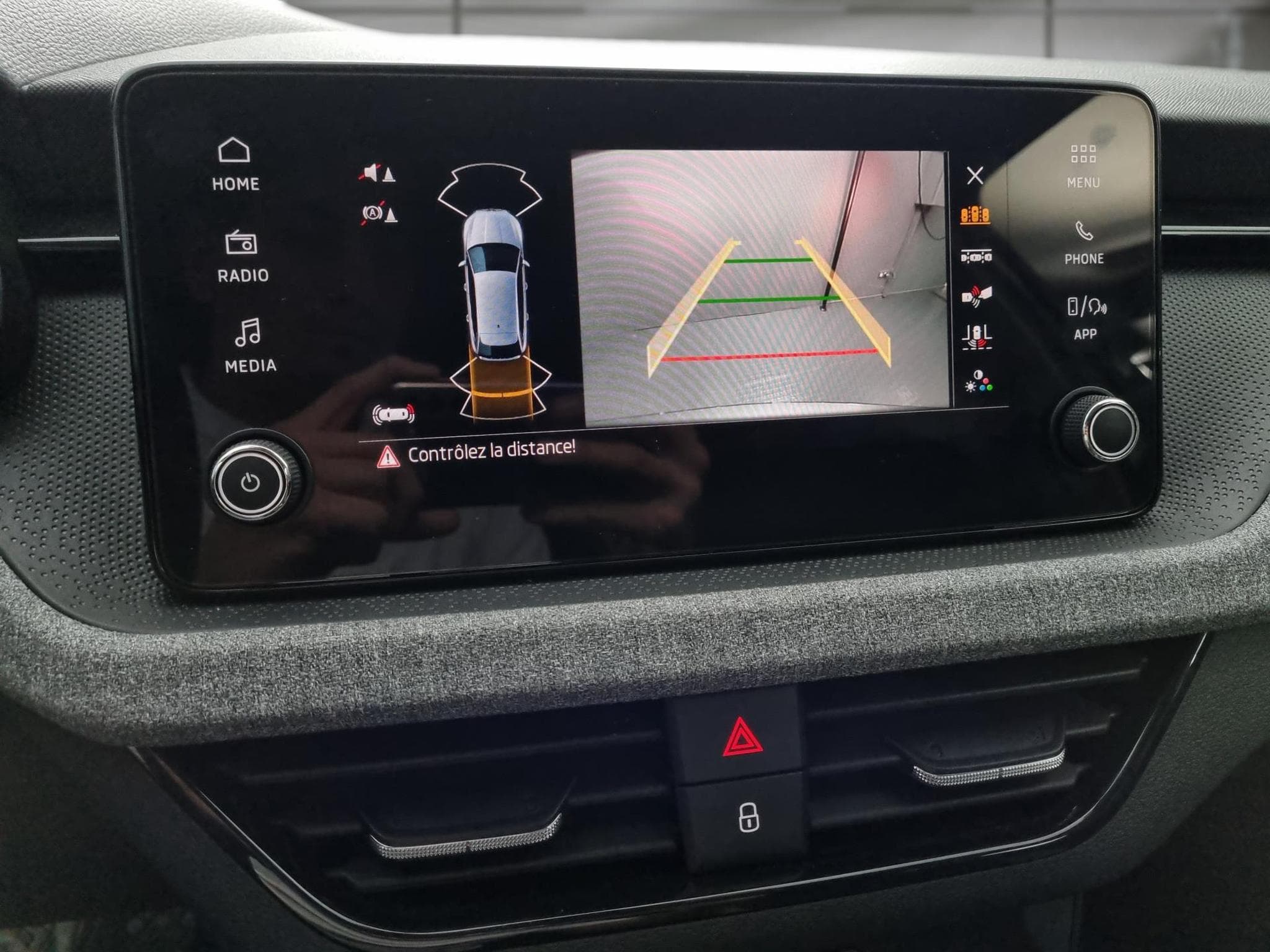 Skoda Scala -36% 1.0 TSI 115cv+MIRRORLINK+CAM+LED+CLIM+Options (2025) - Foto 11