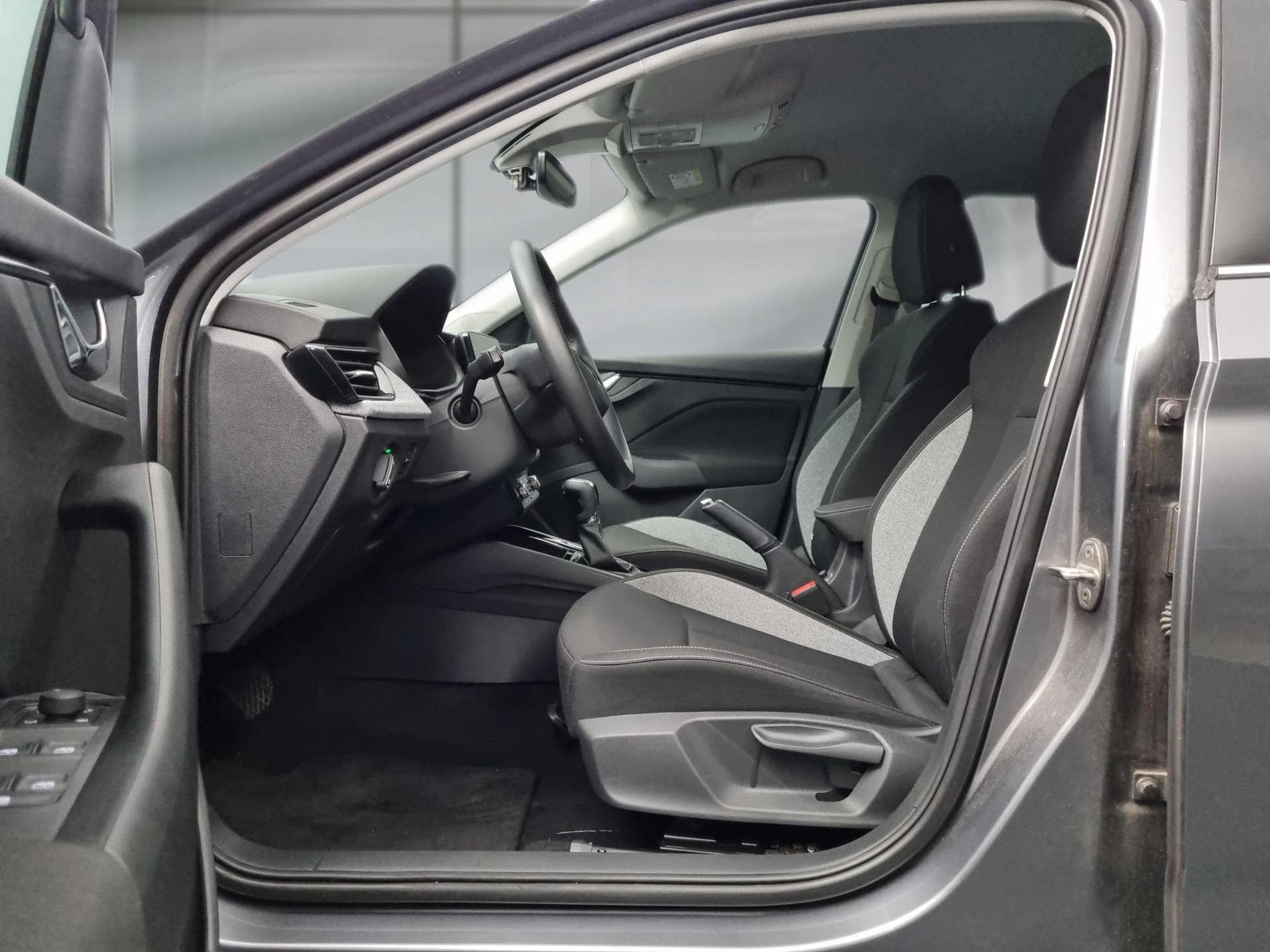 Skoda Scala -36% 1.0 TSI 115cv+MIRRORLINK+CAM+LED+CLIM+Options (2025) - Foto 7