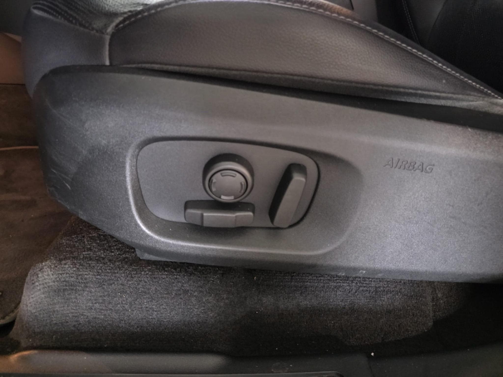 Land-Rover Range Rover Evoque 2.0 TD4 SE DYNAMIC CUIR NAVI 1 HAND (2016) - Foto 10