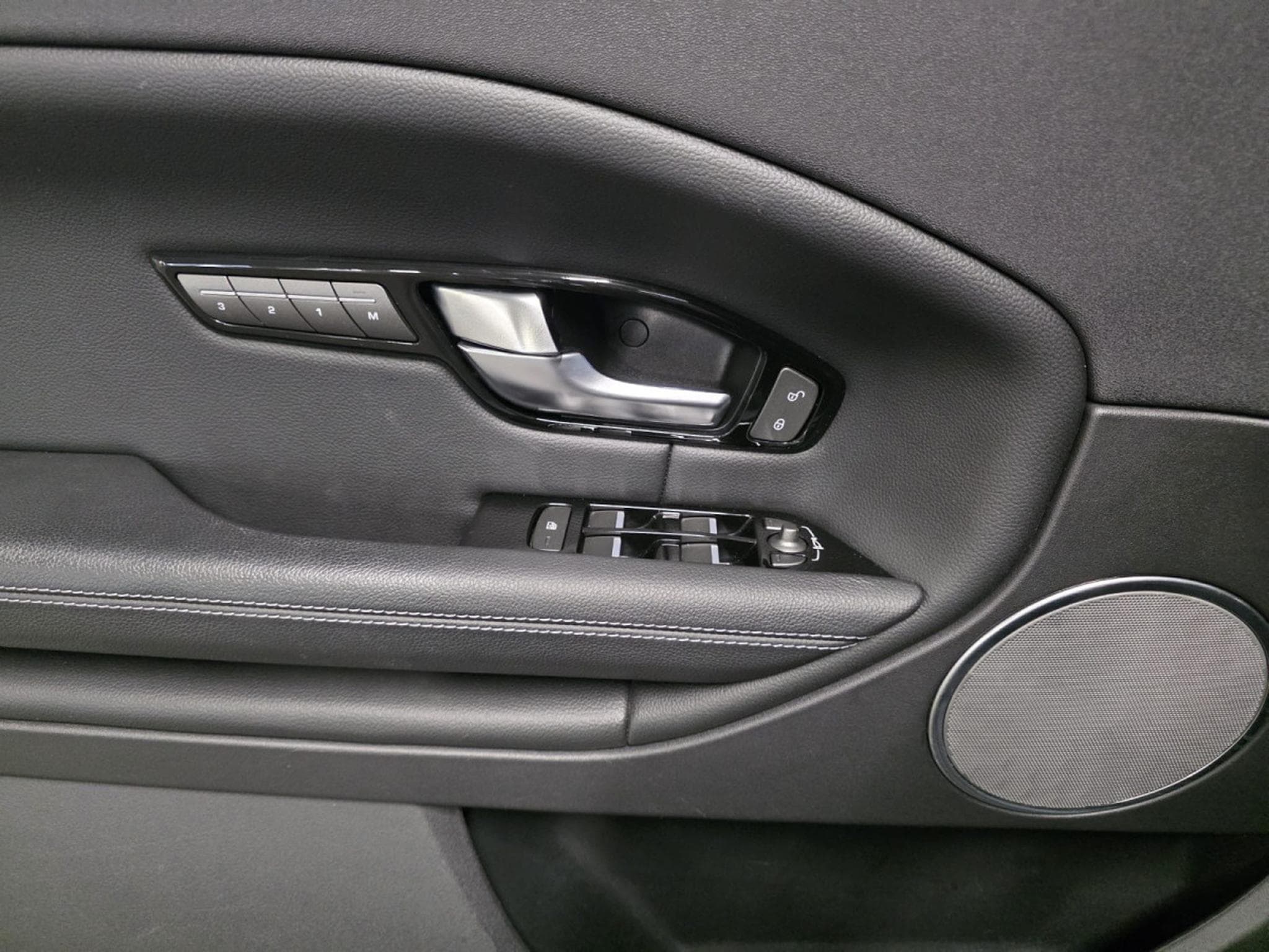 Land-Rover Range Rover Evoque 2.0 TD4 SE DYNAMIC CUIR NAVI 1 HAND (2016) - Foto 15