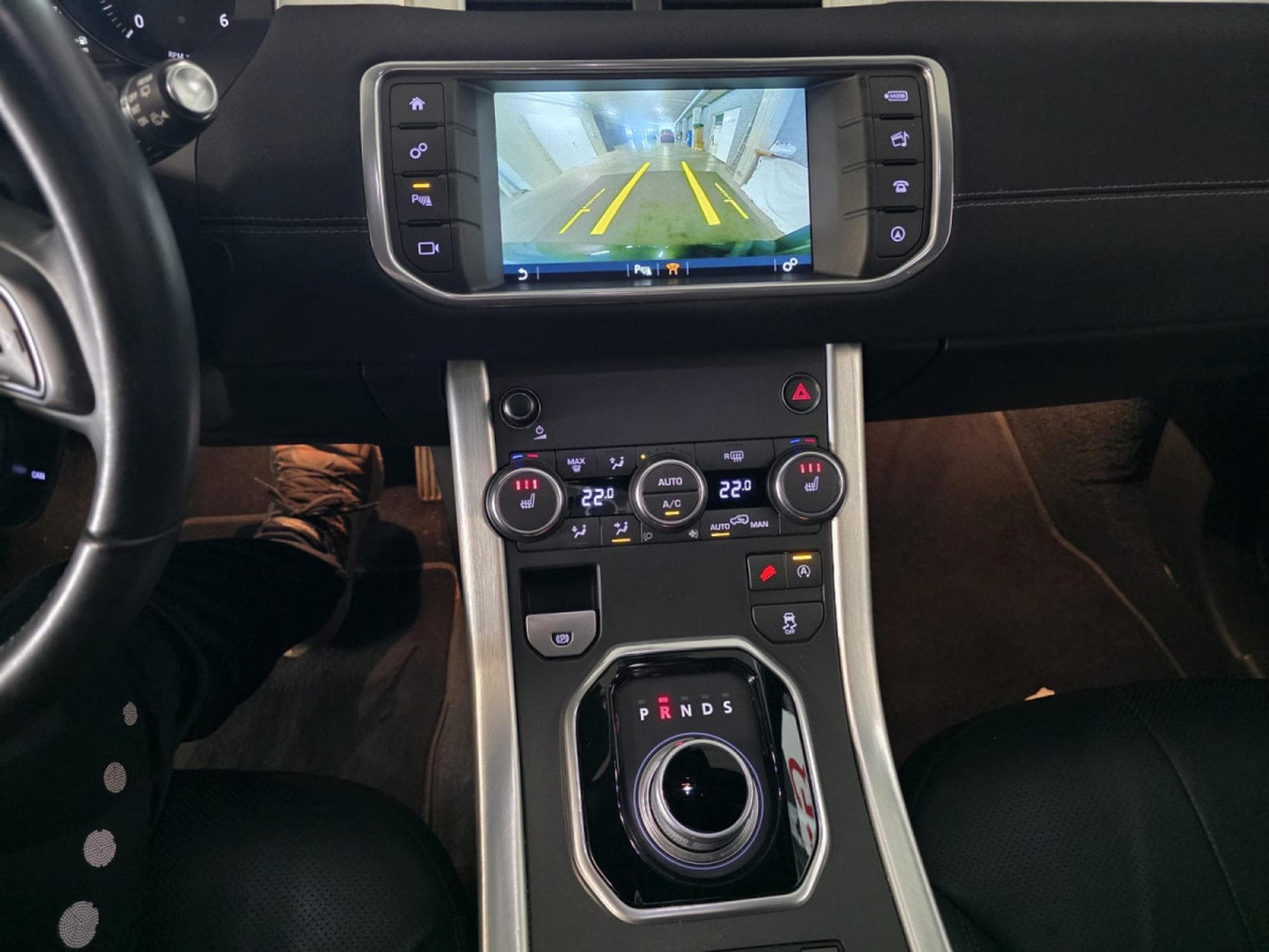 Land-Rover Range Rover Evoque 2.0 TD4 SE DYNAMIC CUIR NAVI 1 HAND (2016) - Foto 9