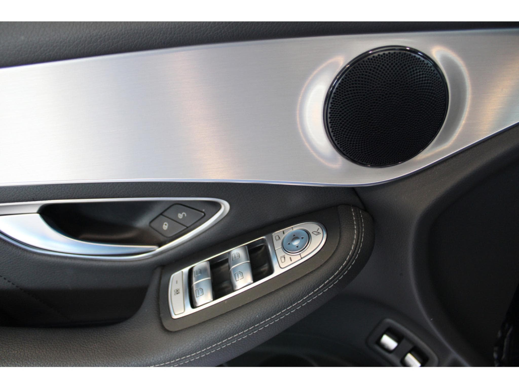 Mercedes GLC 250 4 MATIC COUPE AMG LINE PANO CUIR NAVI 1 HAND (2017) - Foto 10