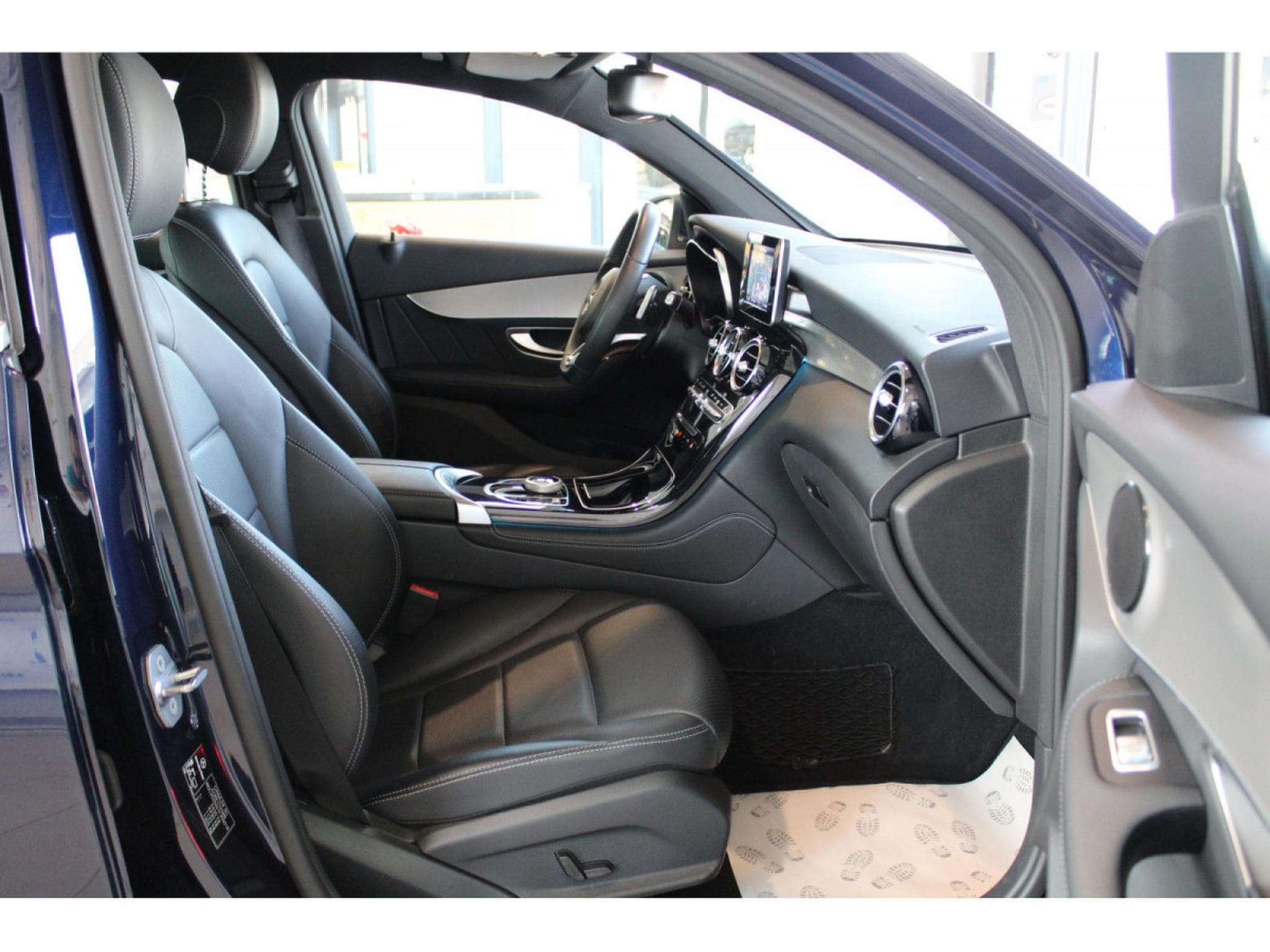 Mercedes GLC 250 4 MATIC COUPE AMG LINE PANO CUIR NAVI 1 HAND (2017) - Foto 5