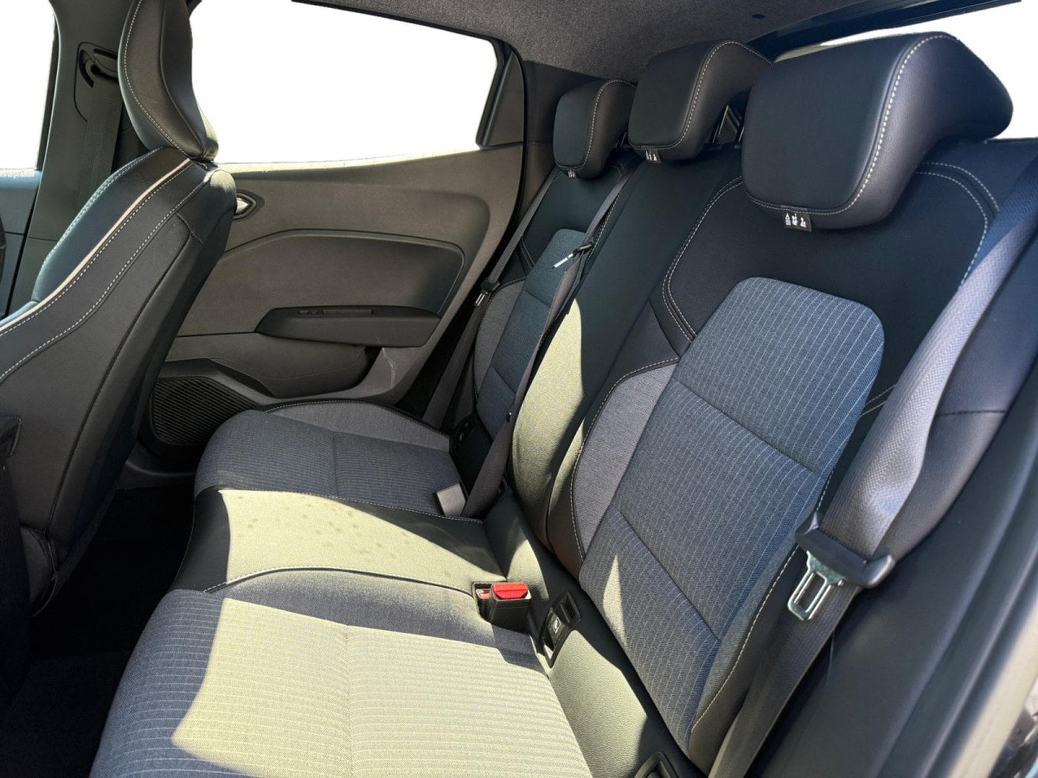 Renault Clio 1.0 Tce Techno (2025) - Photo 7