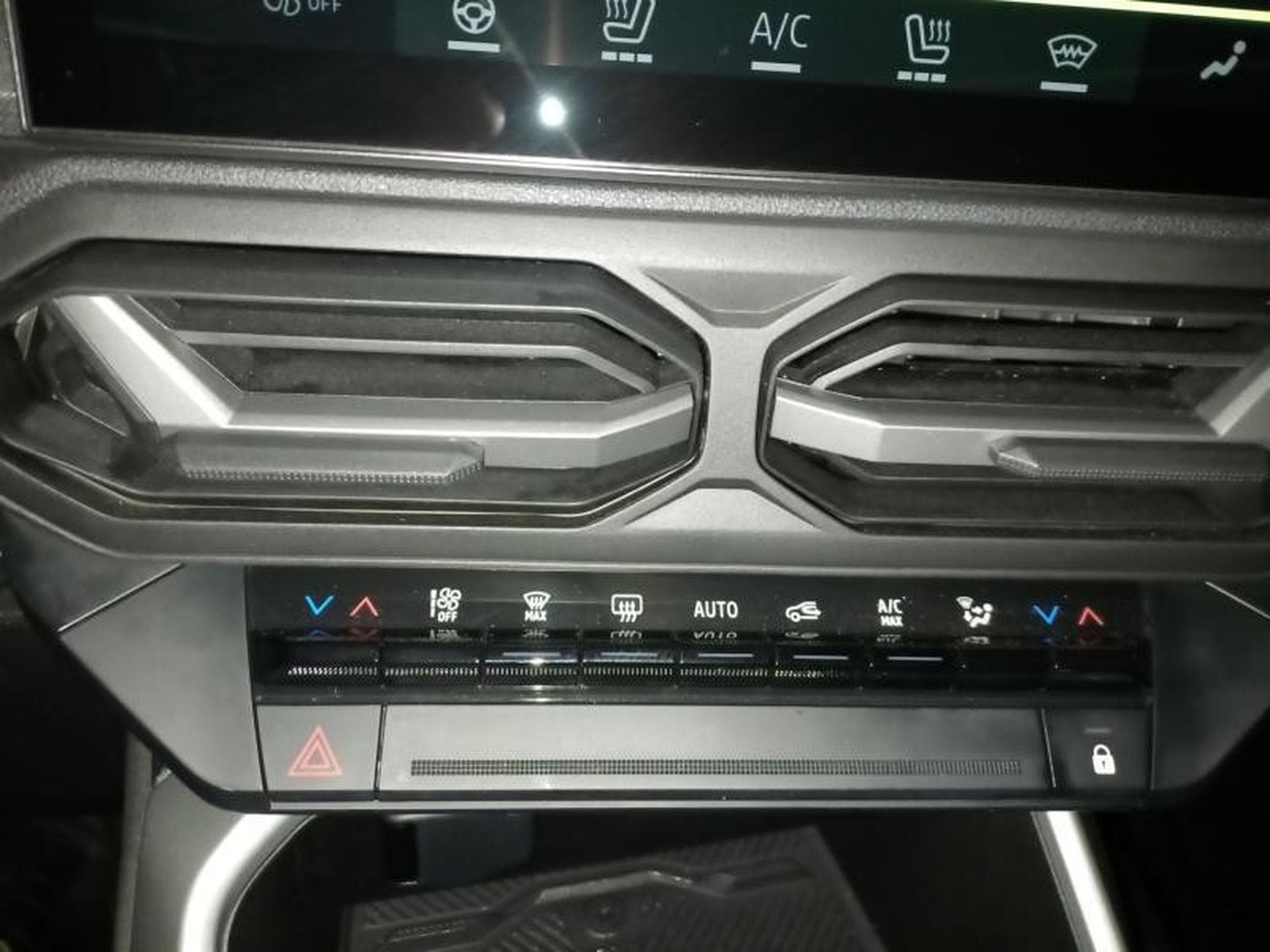 Dacia Bigster 1.8 Hybrid Journey (2025) - Photo 12