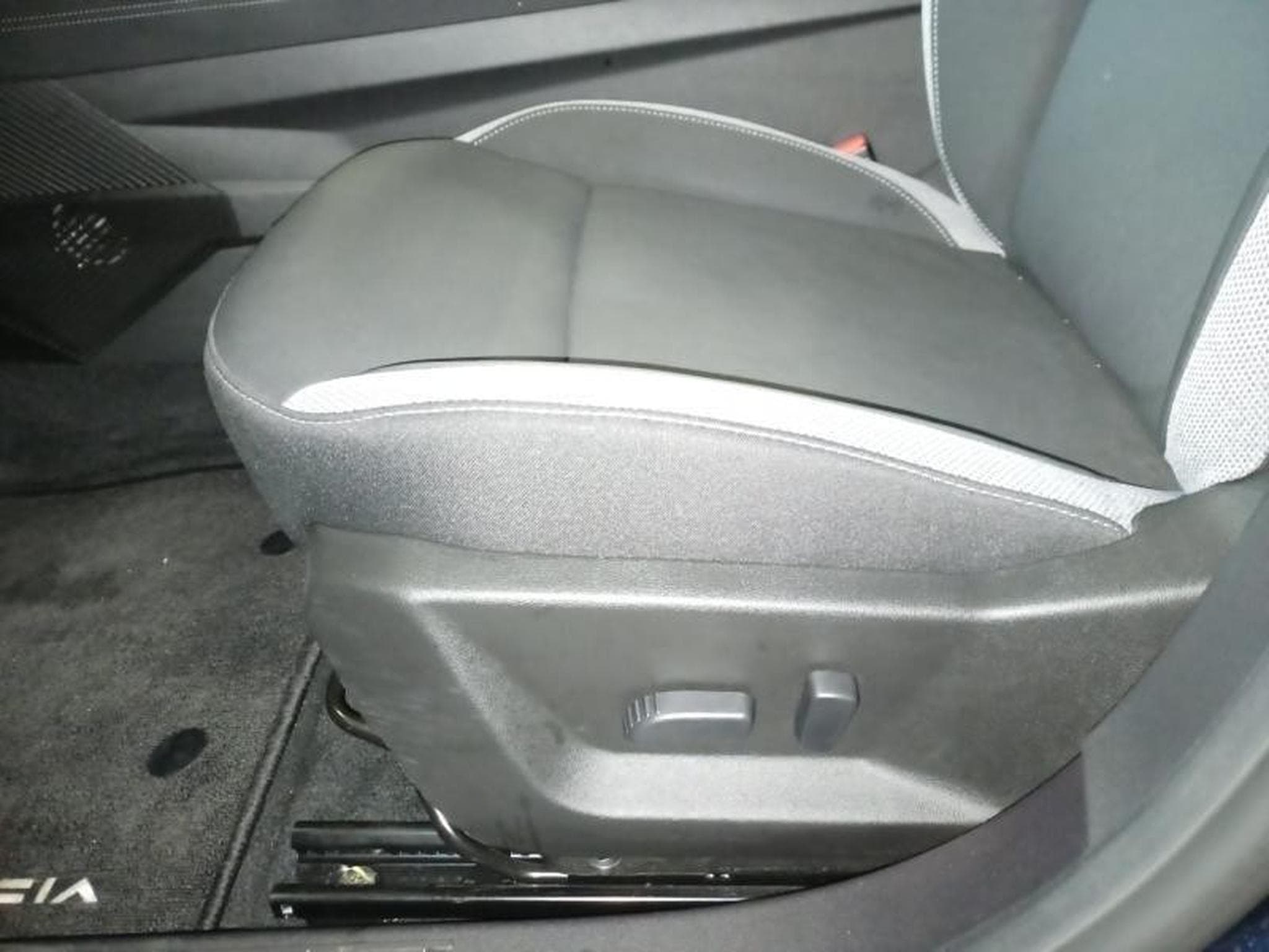 Dacia Bigster 1.8 Hybrid Journey (2025) - Photo 14