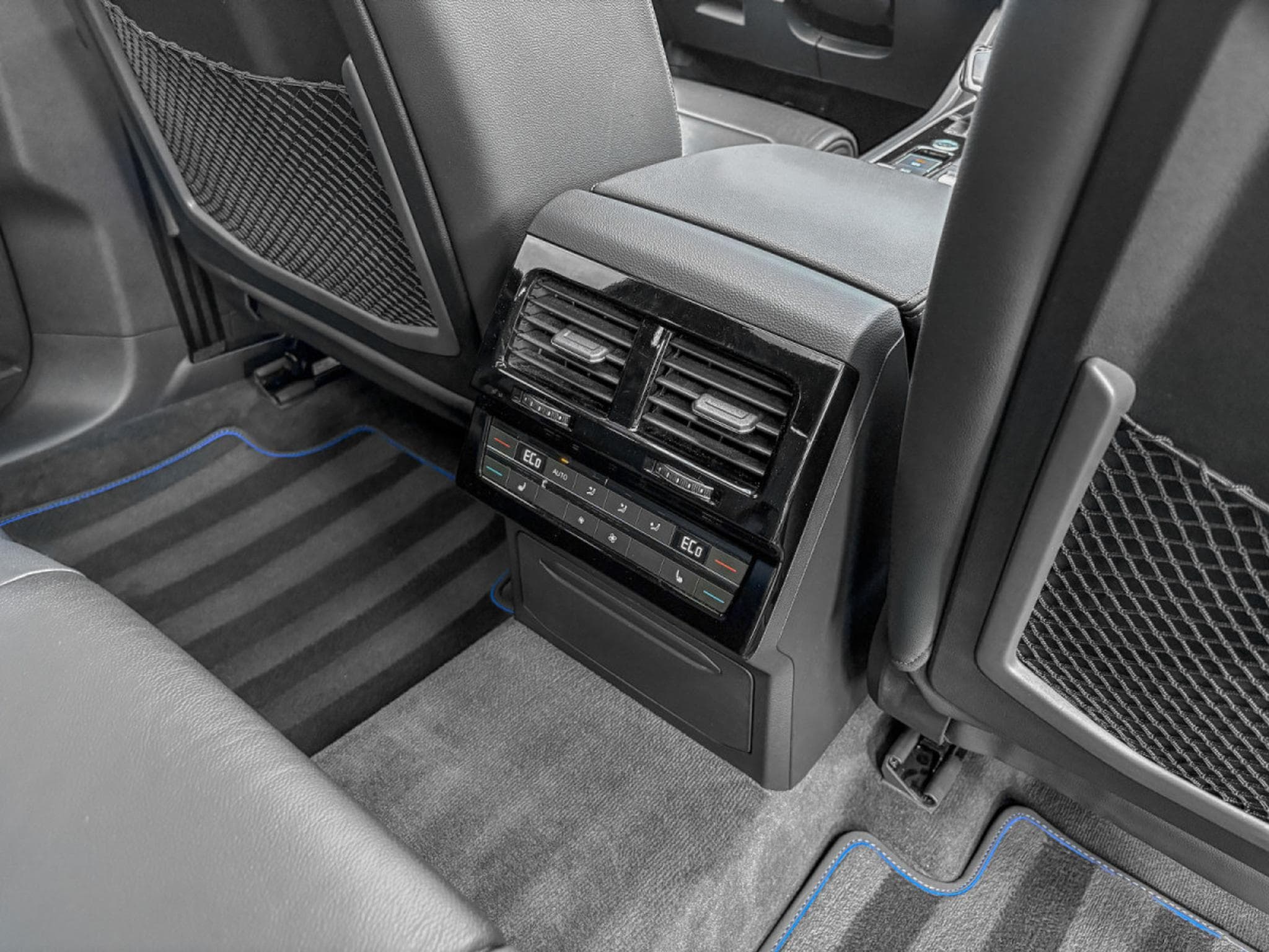 VW Touareg R 4Motion eHybrid/ ERGO CONFORT/VIRTUAL/PANORAMA (2021) - Photo 19