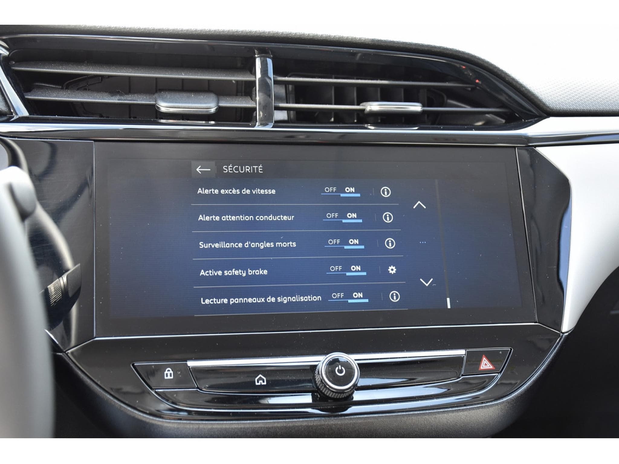 Opel Corsa 1.2 Turbo Edition AT8 REGUL LANE SIDE CAM 1° MAIN (2025) - Foto 12