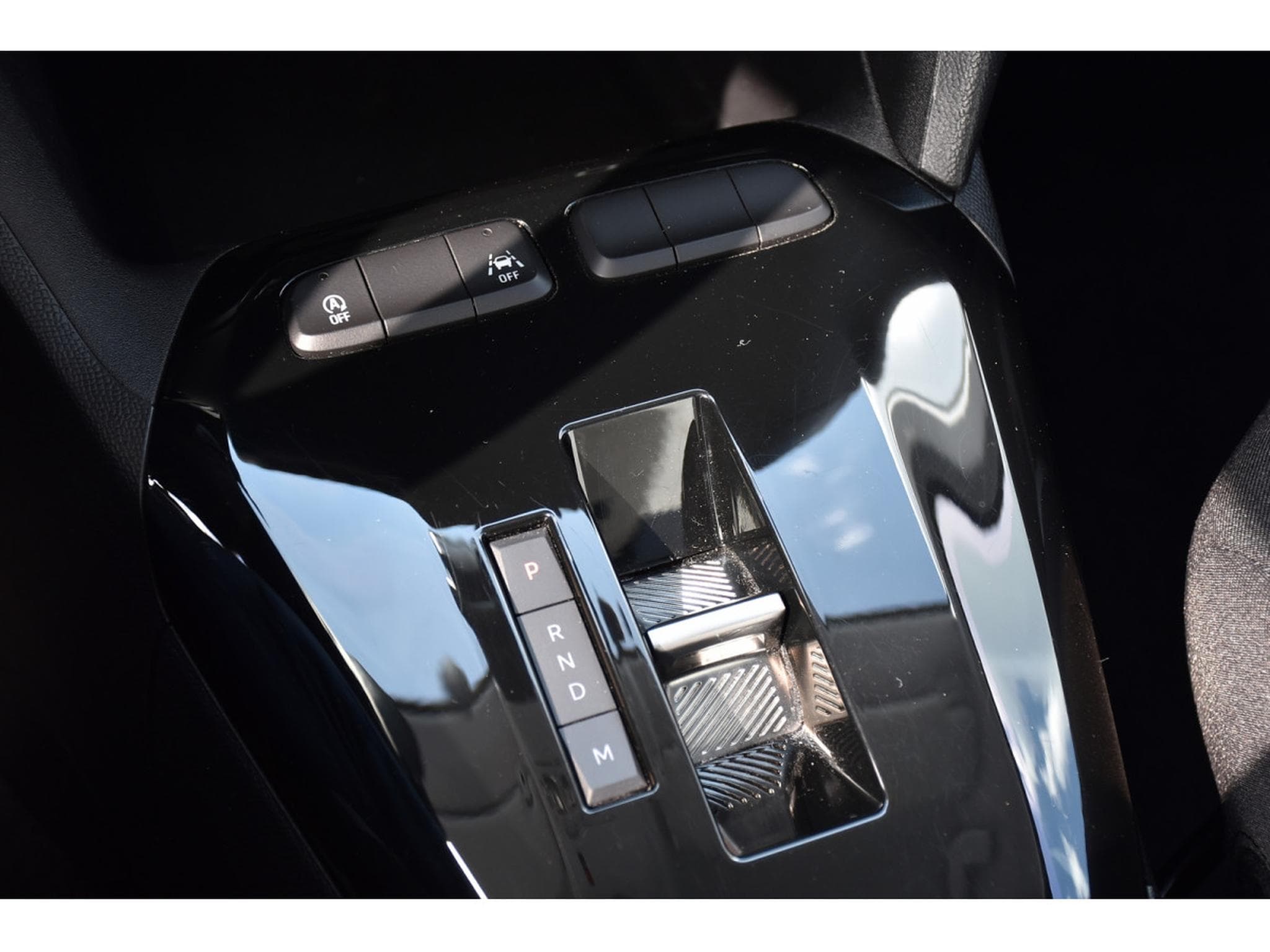 Opel Corsa 1.2 Turbo Edition AT8 REGUL LANE SIDE CAM 1° MAIN (2025) - Foto 15