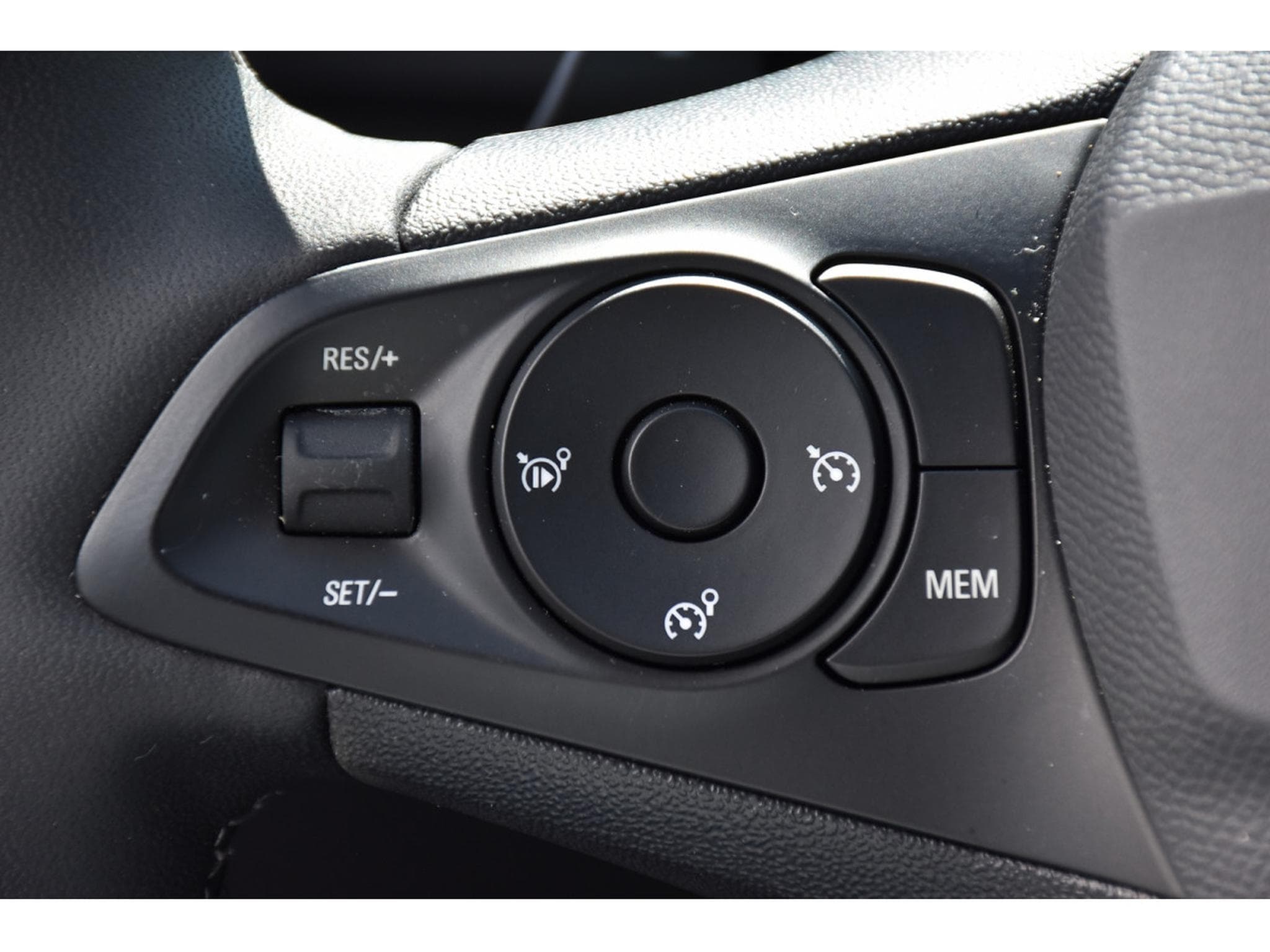 Opel Corsa 1.2 Turbo Edition AT8 REGUL LANE SIDE CAM 1° MAIN (2025) - Foto 16