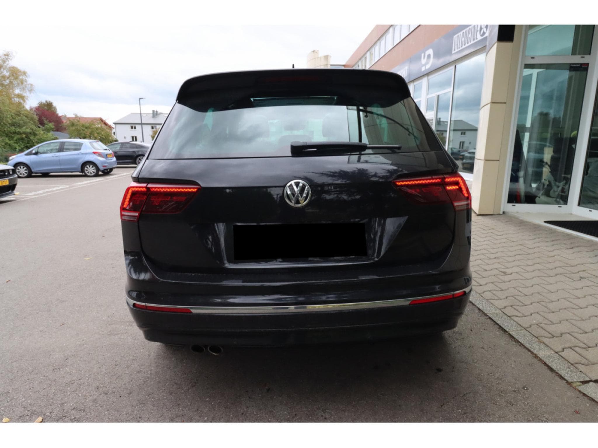 VW Tiguan 2.0/R-LINE/PANO/HUD/20/AHK/360°/4MOTION/LEDER (2018) - Photo 15