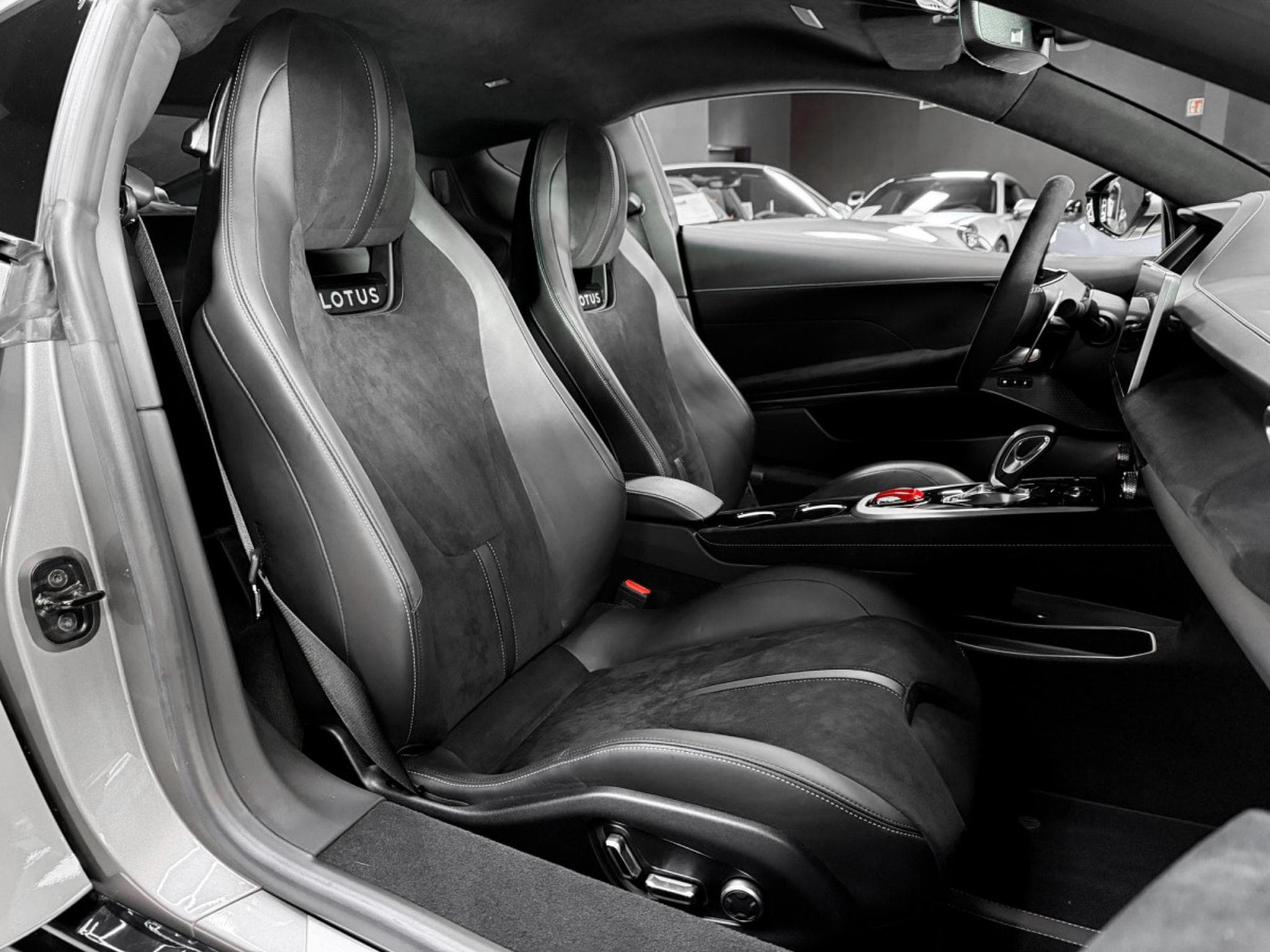 Lotus Emira COUPE 3.5 V6 FIRST EDITION DCT (2023) - Photo 13