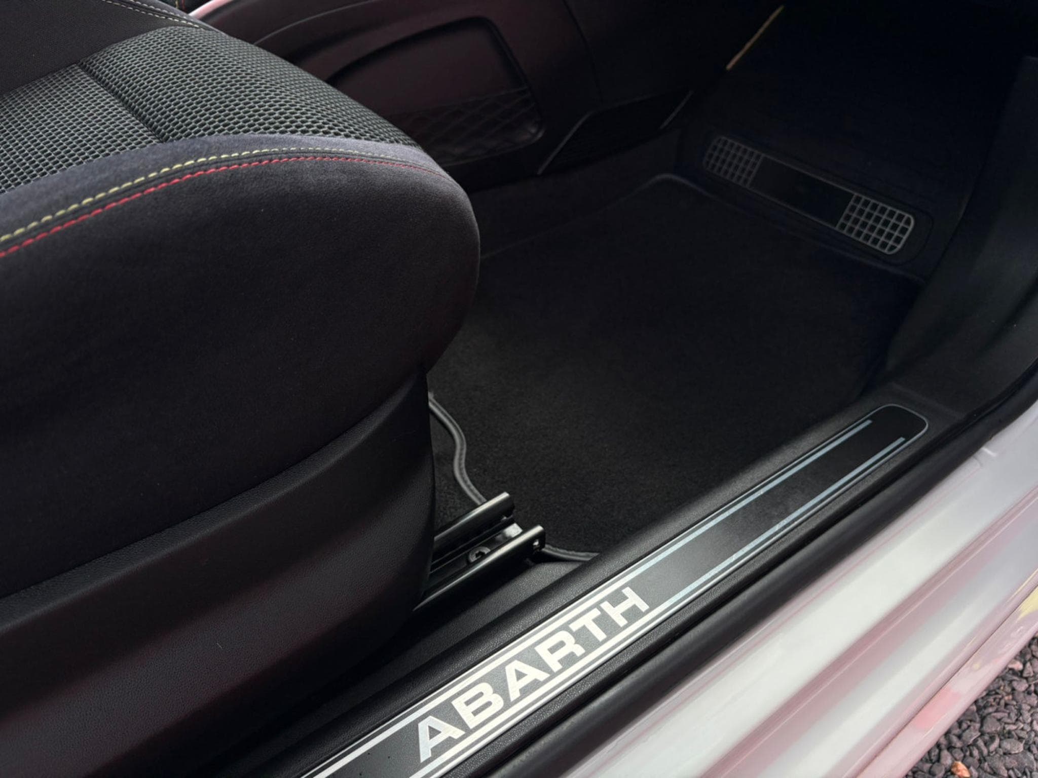 Abarth Punto Supersport 1.4 163CV TVA (2013) - Foto 17