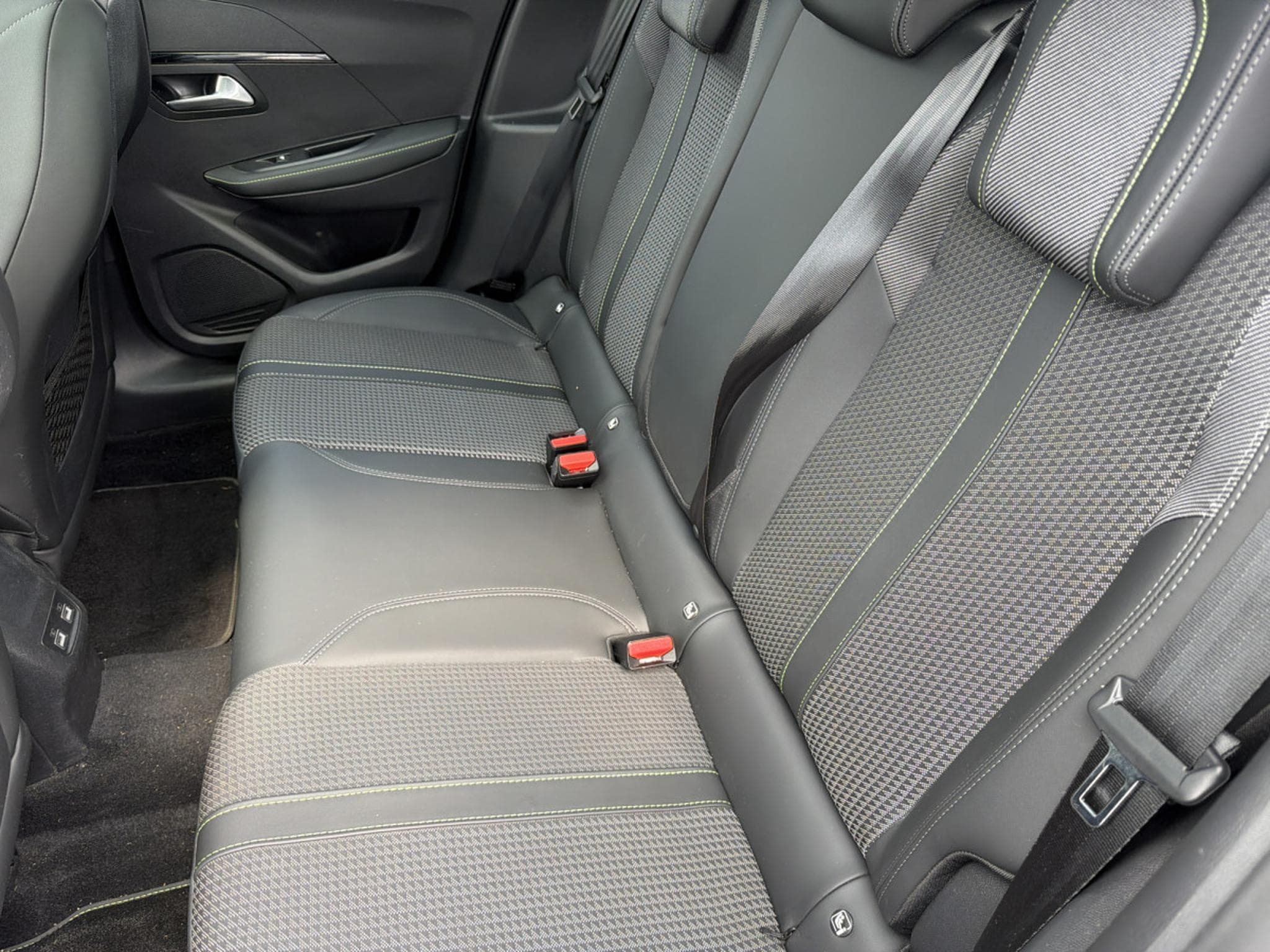 Peugeot 208 GT LINE 1.2 BVM6 100CV (2020) - Foto 11