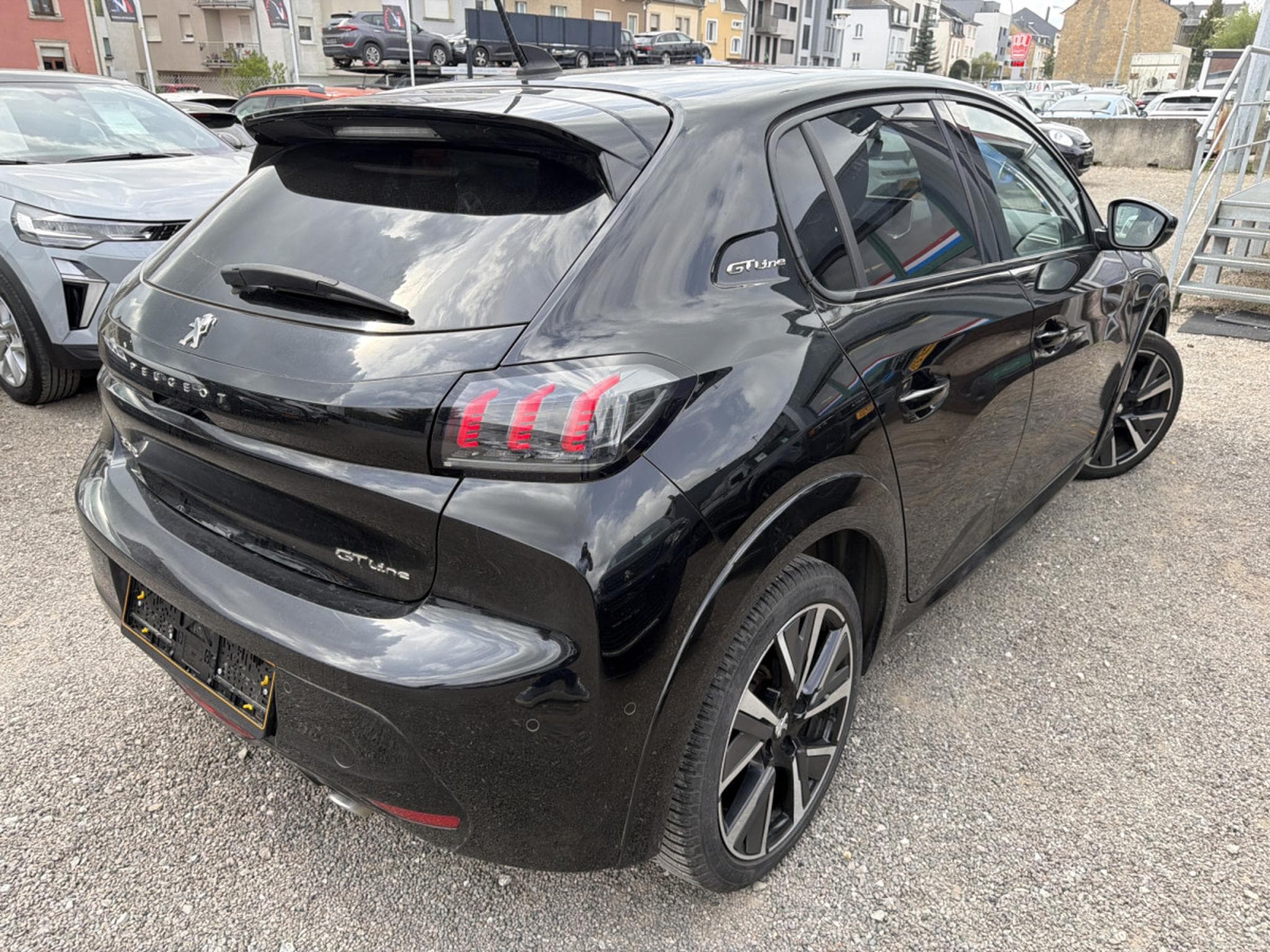 Peugeot 208 GT LINE 1.2 BVM6 100CV (2020) - Foto 4