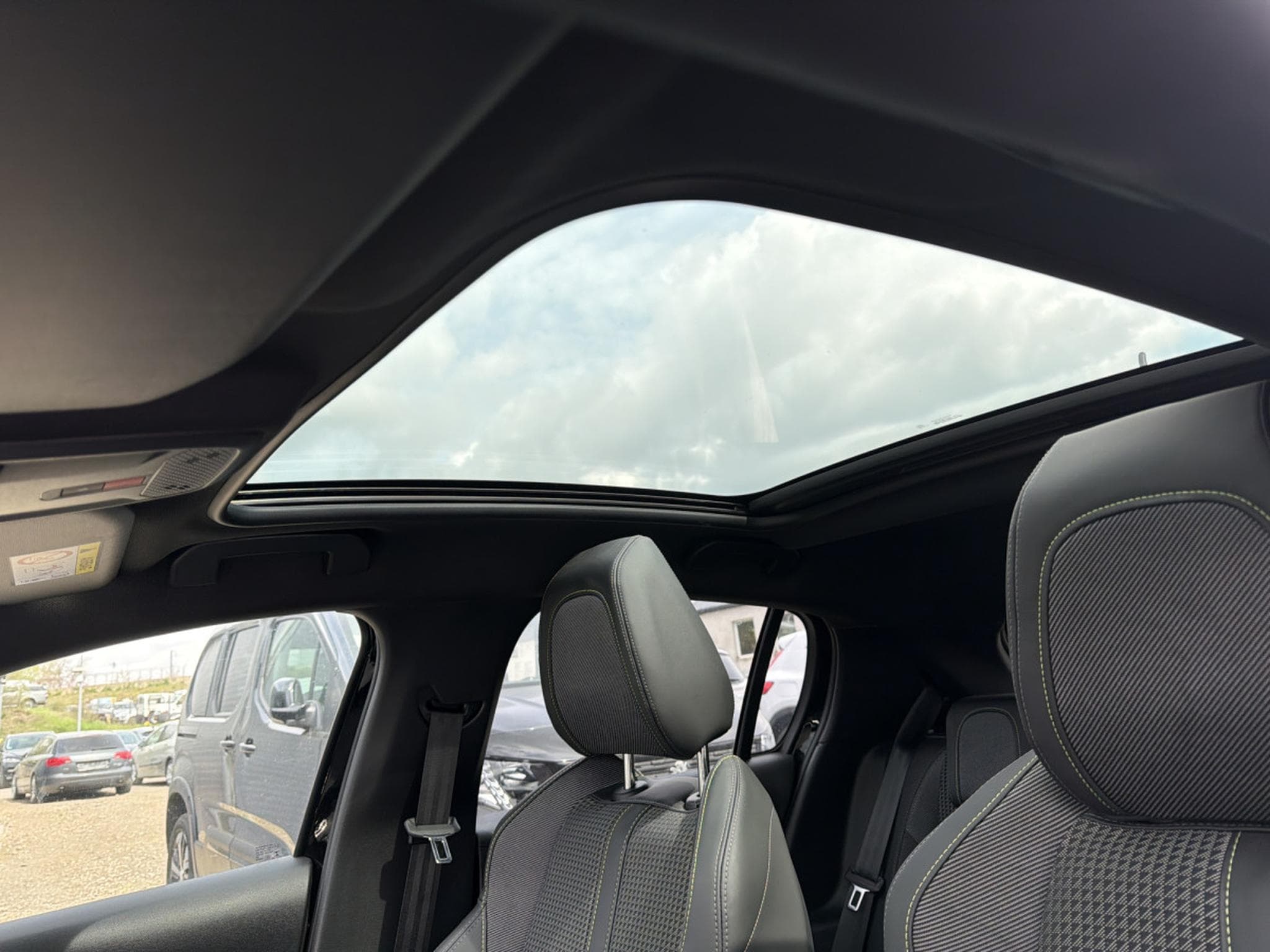 Peugeot 208 GT LINE 1.2 BVM6 100CV (2020) - Foto 9