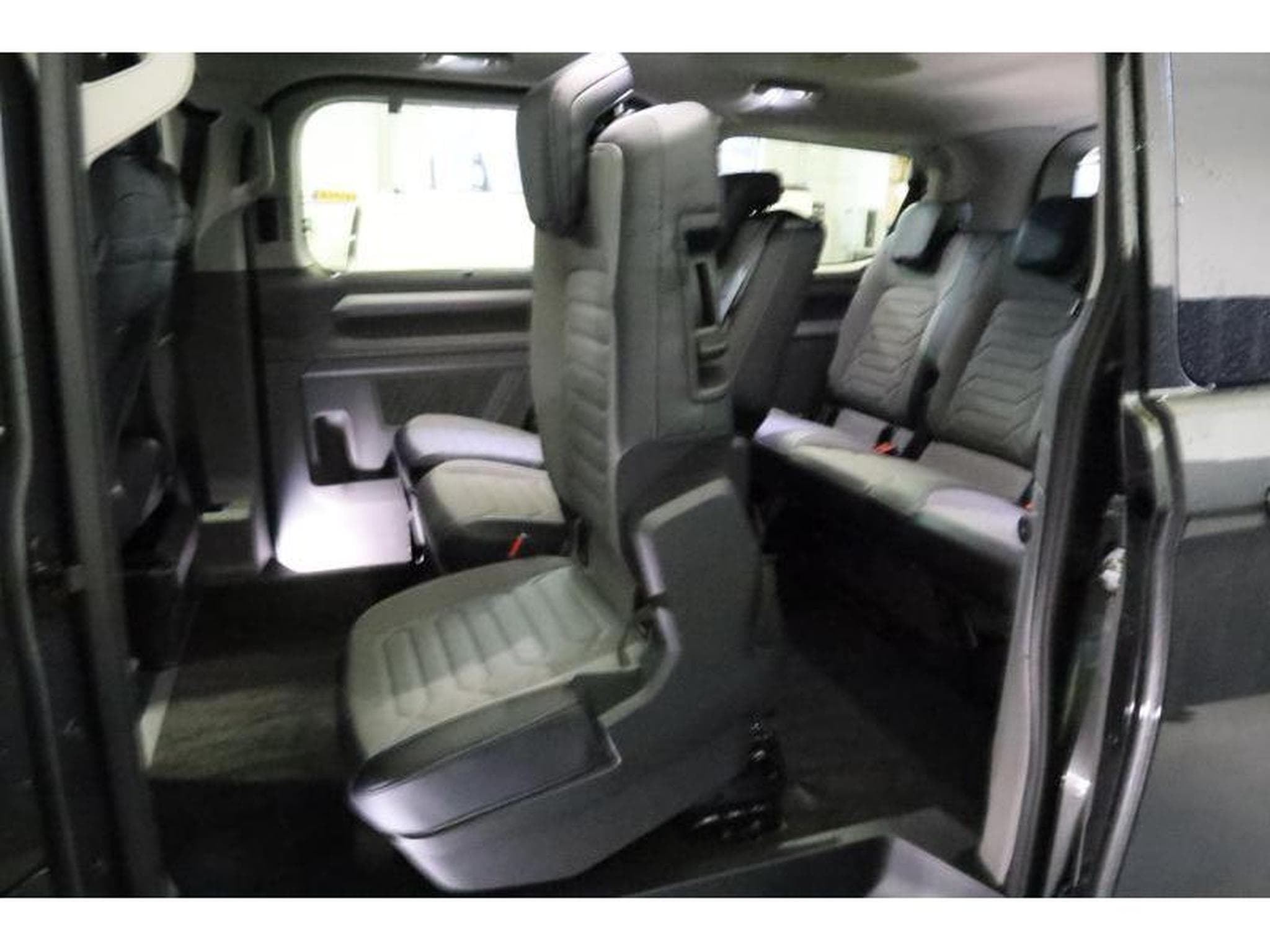 VW T7 STYLE COURT A8 4X4 (2025) - Foto 5