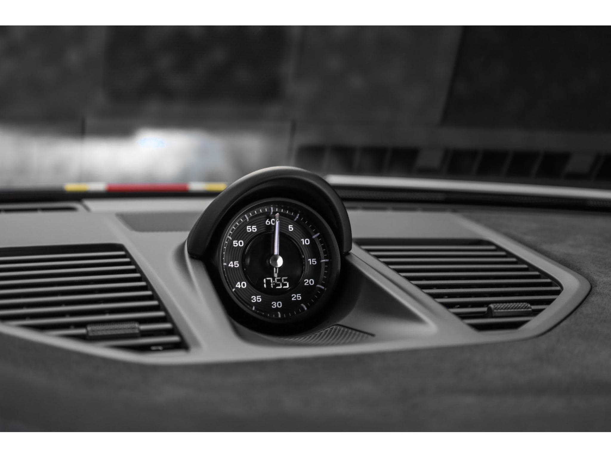 Porsche 911 DAKAR PDK / Modèle limité à 2500 exemplaires (2023) - Photo 24