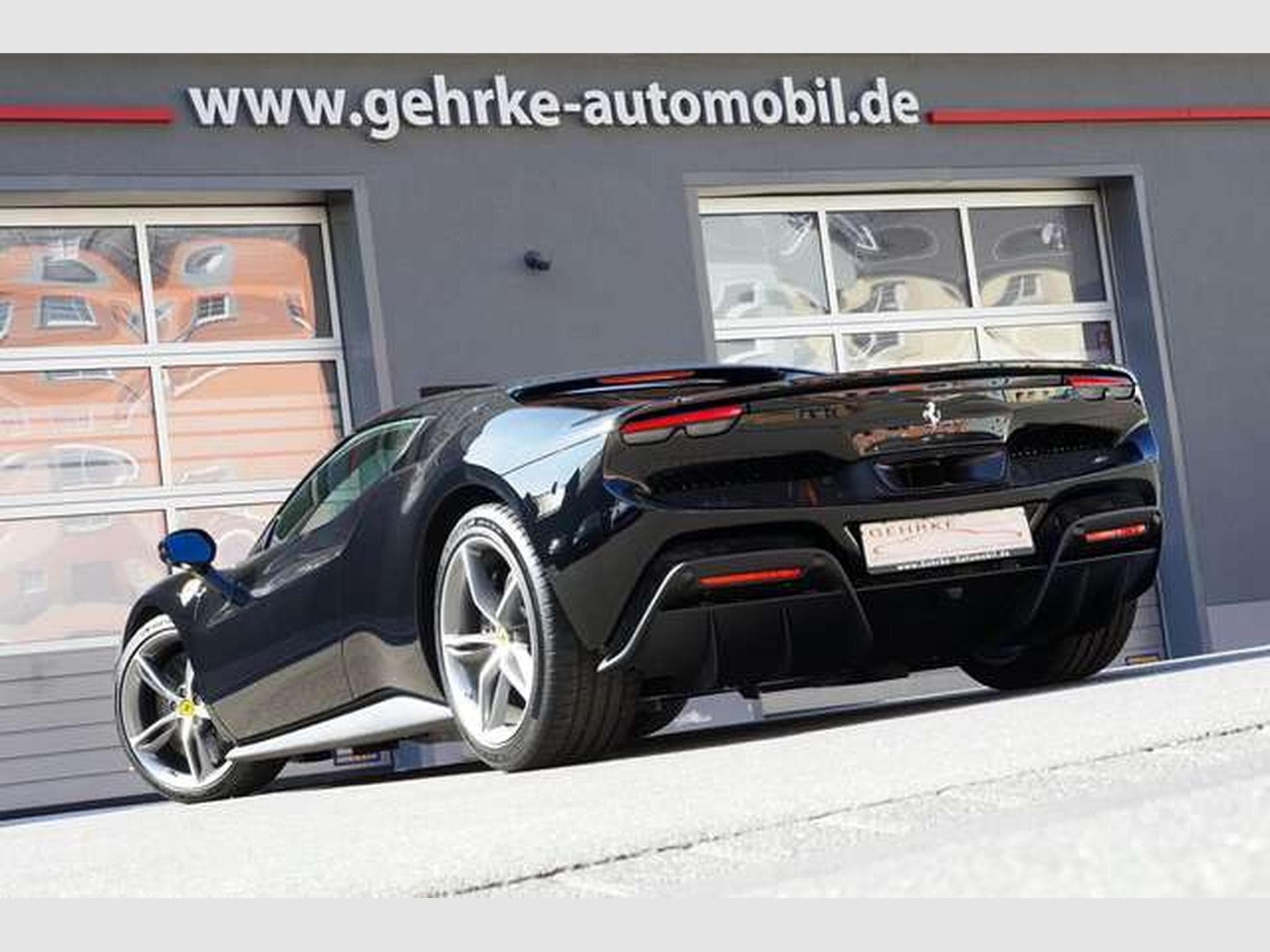 Ferrari 296 296 GTB*DaytonaRacingSeat,Lift,JBL,Carbon,Alkant (2024) - Photo 2