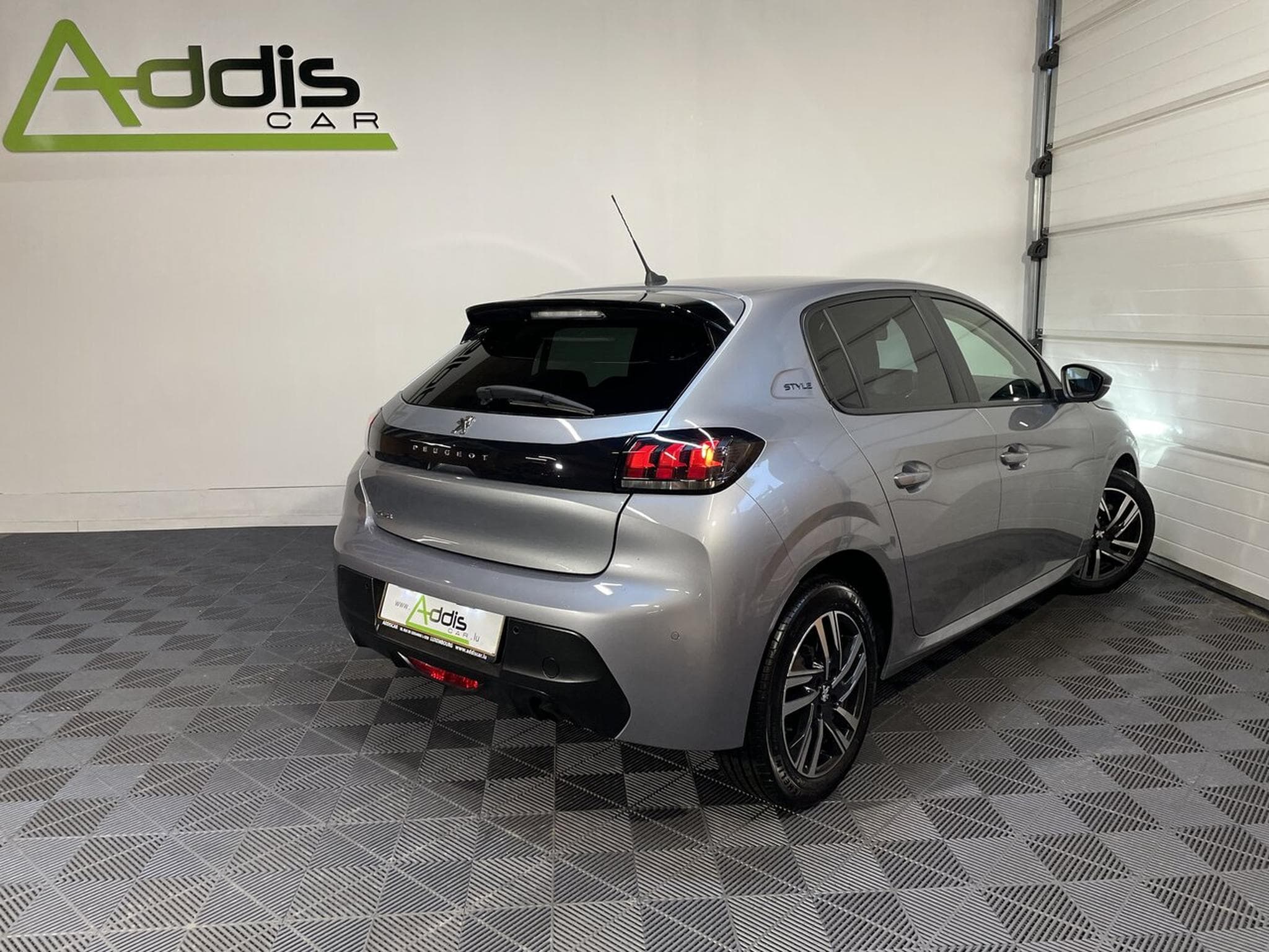 Peugeot 208 1.2 ESSENCE 75 CV STYLE CARPLAY 5P (2023) - Foto 2