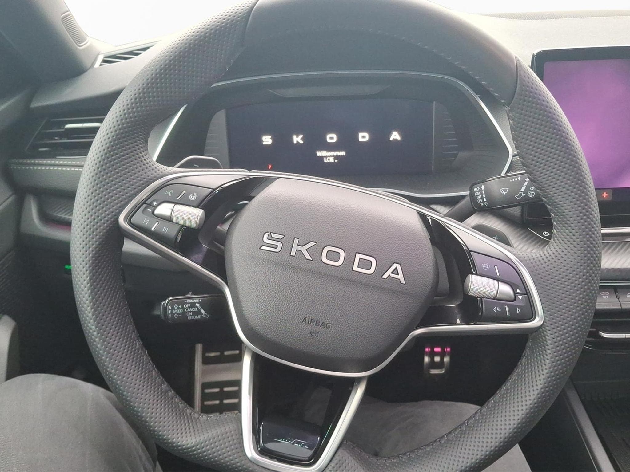 Skoda Octavia Combi Sportline (2026) - Photo 9