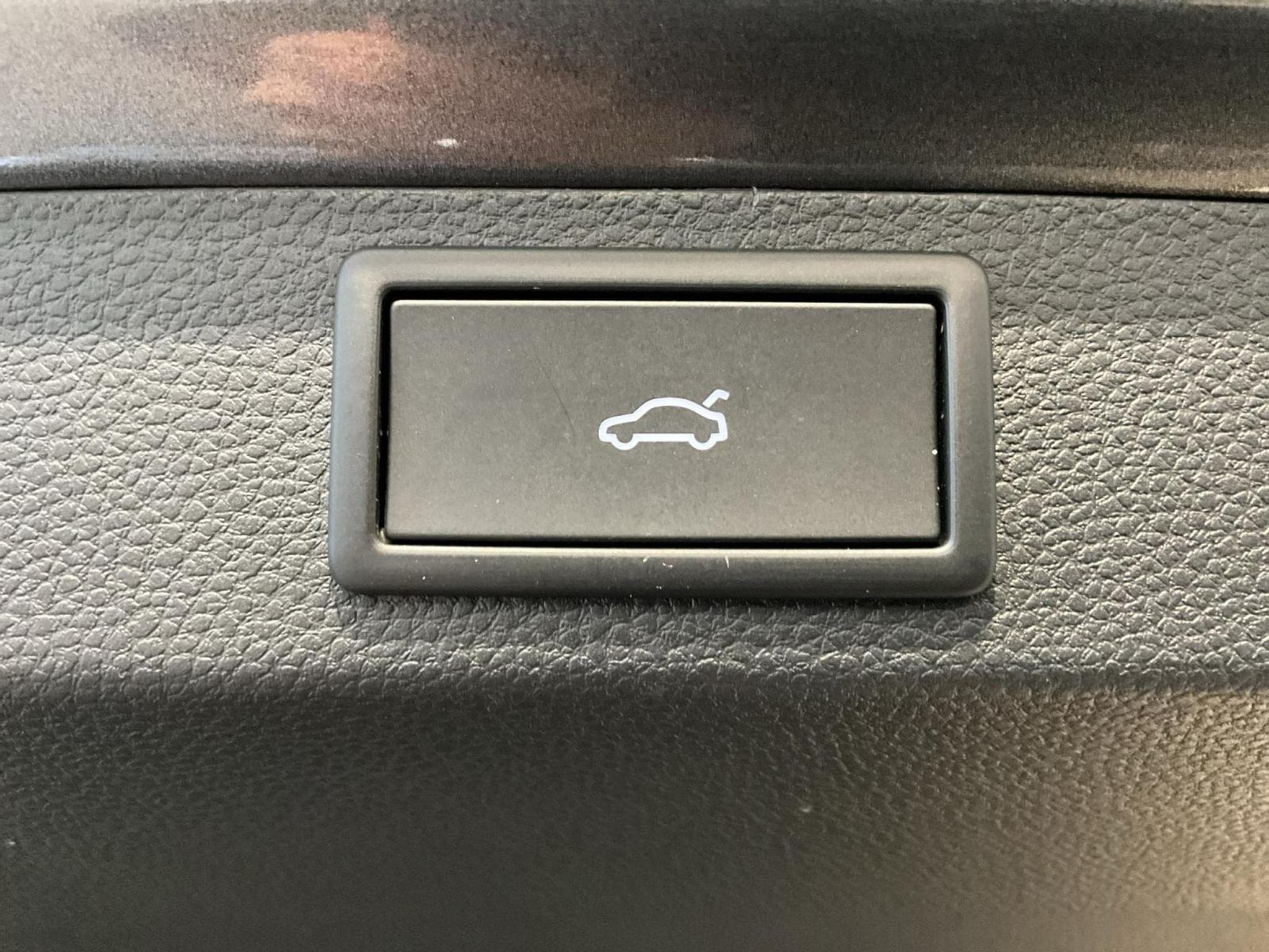 Skoda Karoq Sportline+DSG+Navi+LED (2025) - Photo 18