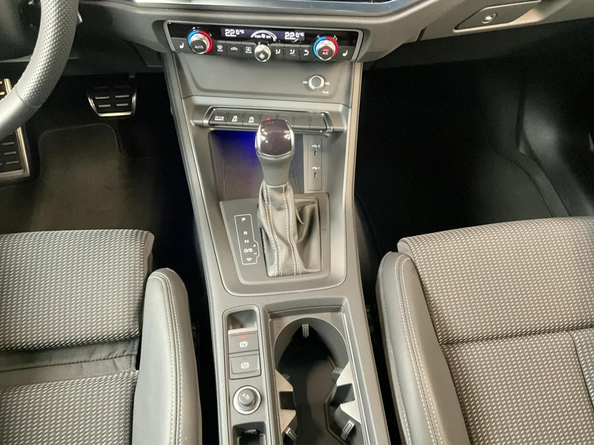 Audi Q3 SB+S-line+S-Tronic+35TDI (2025) - Foto 14