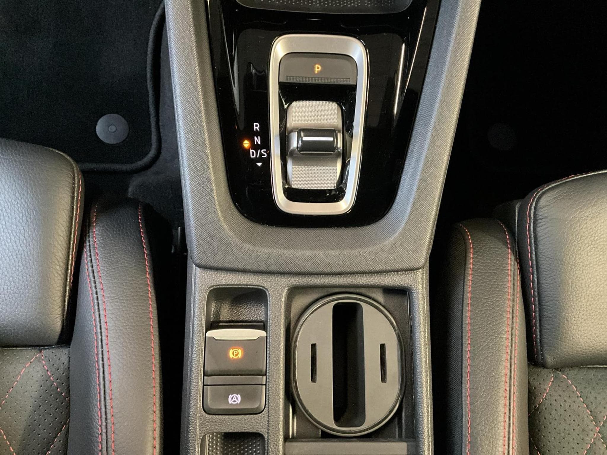 Skoda Octavia RS+DSG+Pano+AHK+Stand-H (2025) - Foto 12