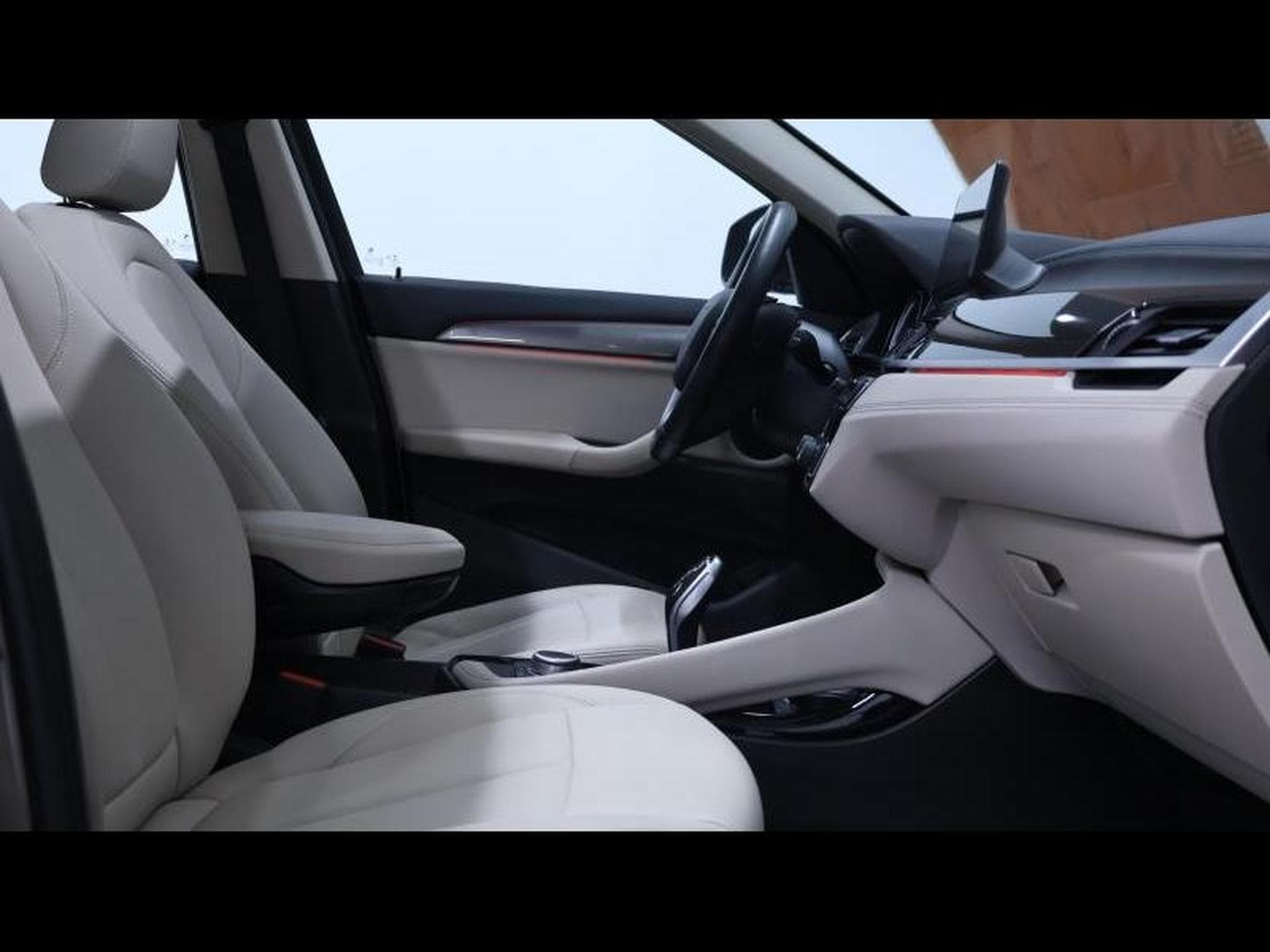 BMW X1 20i xDrive xLine Steptronic (2020) - Foto 11