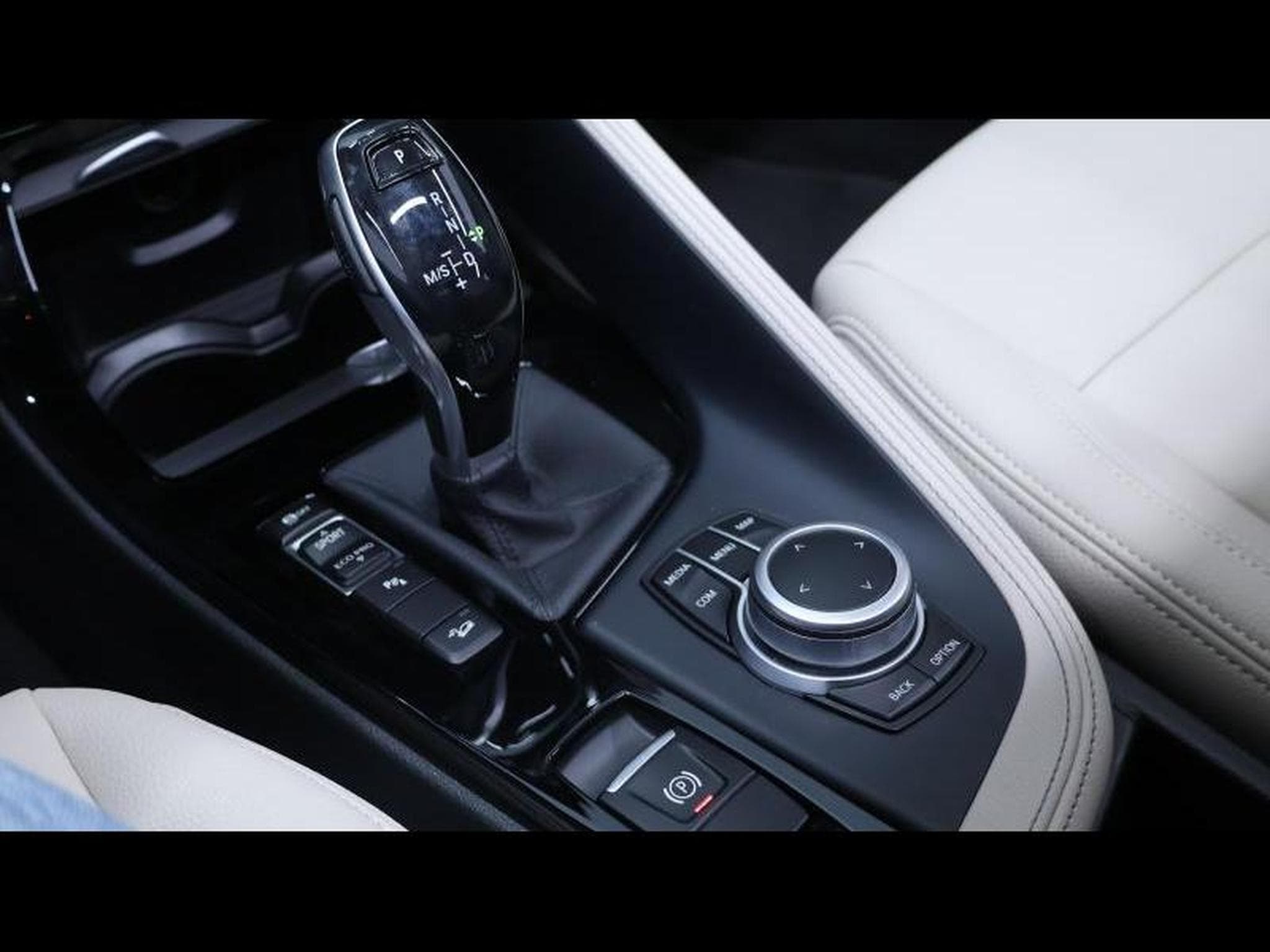 BMW X1 20i xDrive xLine Steptronic (2020) - Foto 18