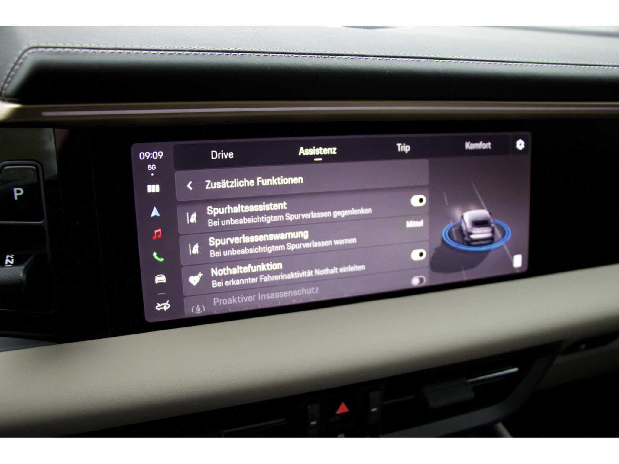 Porsche Macan Turbo (2025) - Photo 13