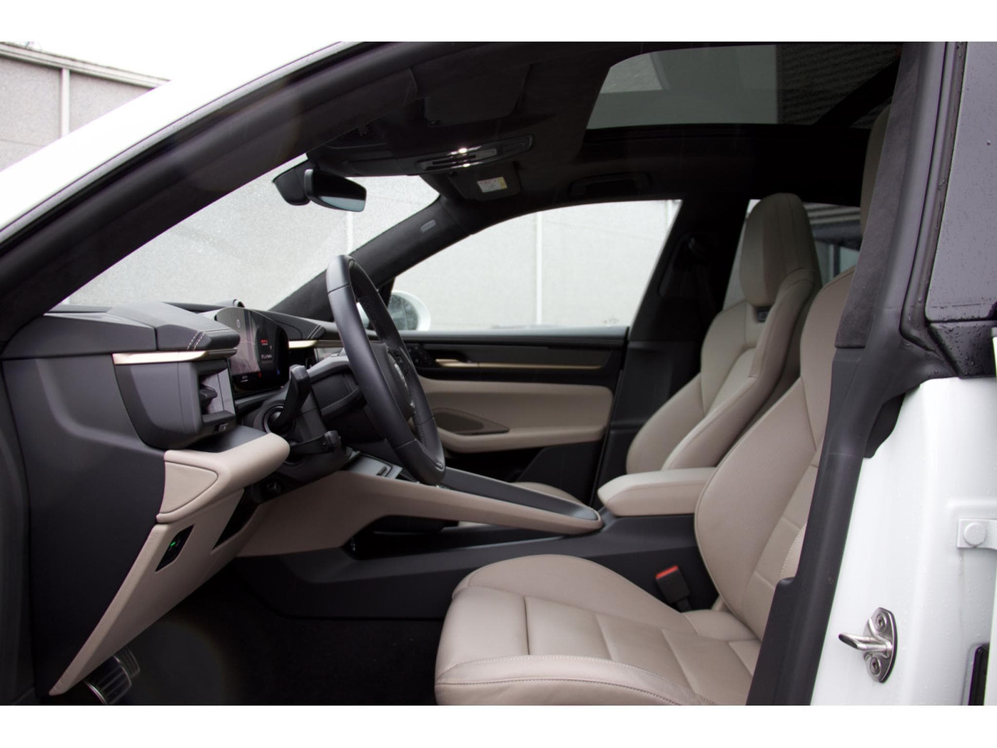 Porsche Macan Turbo (2025) - Photo 5