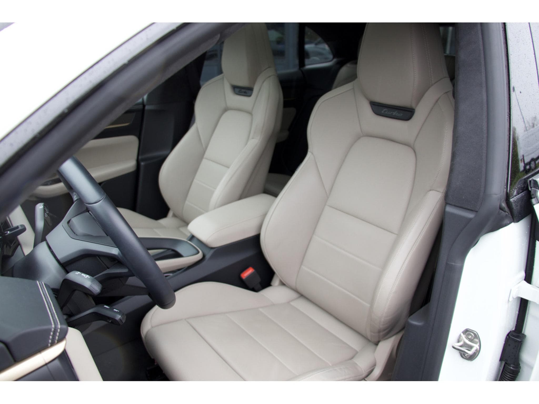 Porsche Macan Turbo (2025) - Photo 6