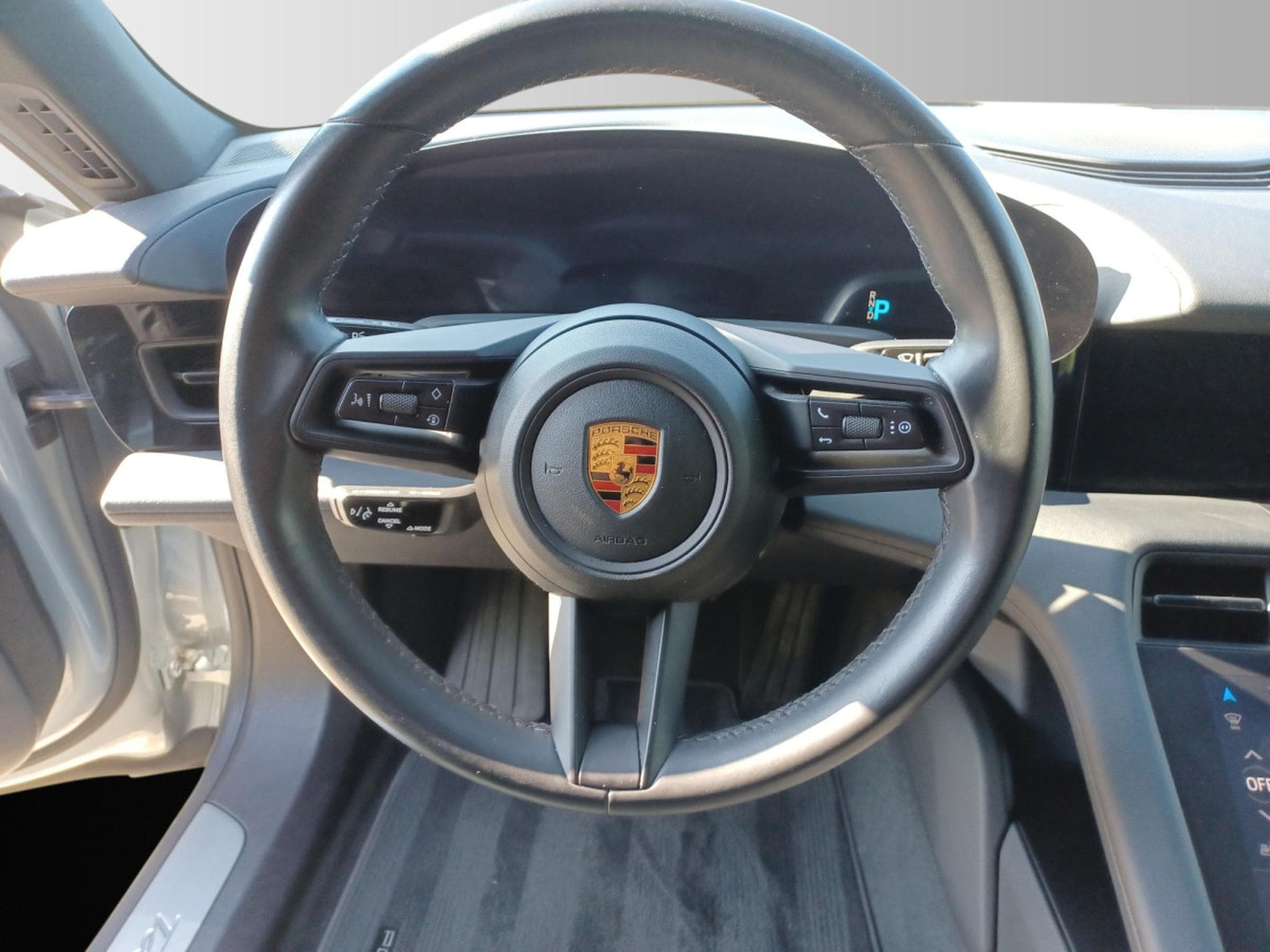 Porsche Taycan 4S (2022) - Photo 10