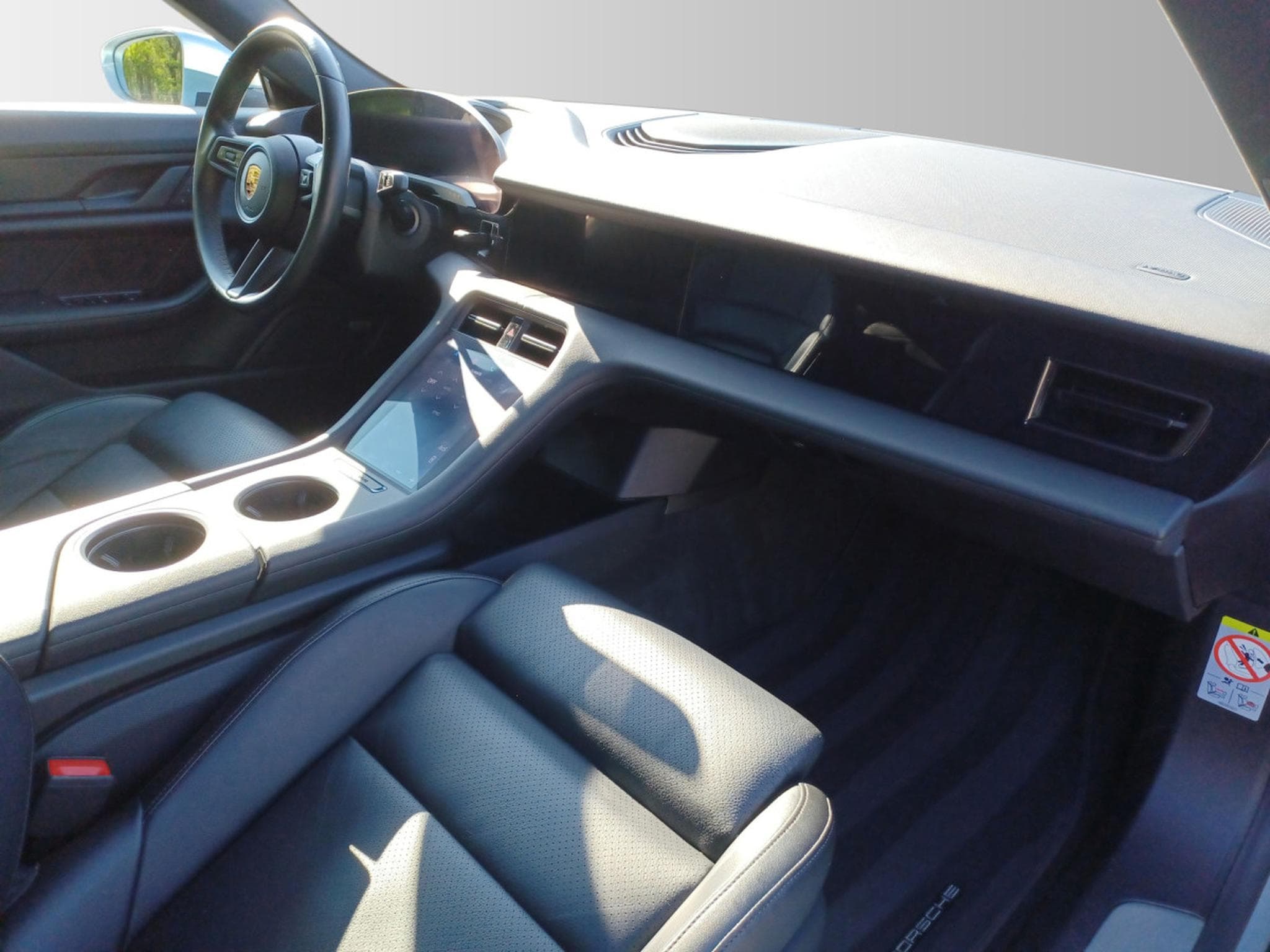 Porsche Taycan 4S (2022) - Photo 11